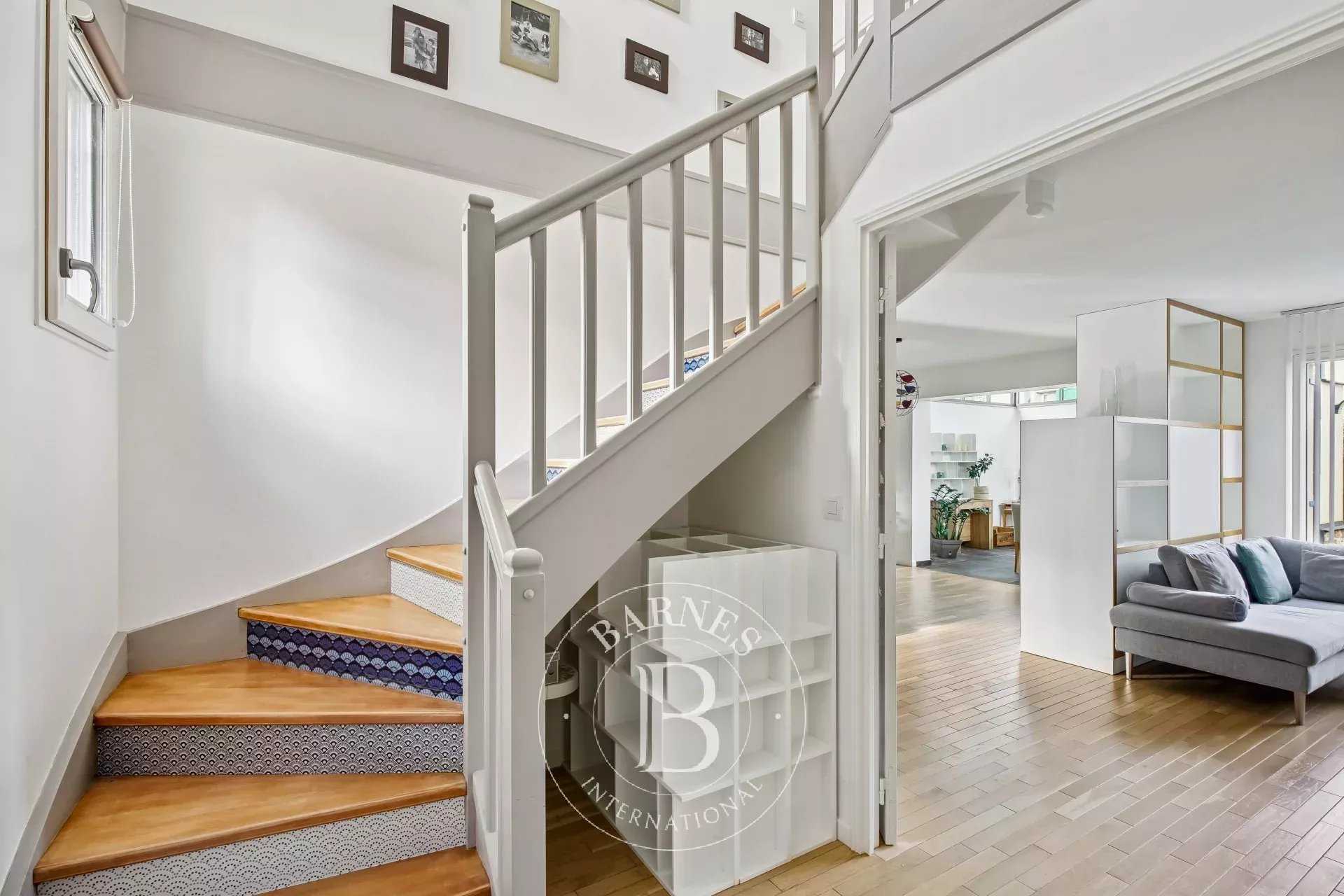 Buc  - Maison 5 Pi&egrave;ces 3 Chambres