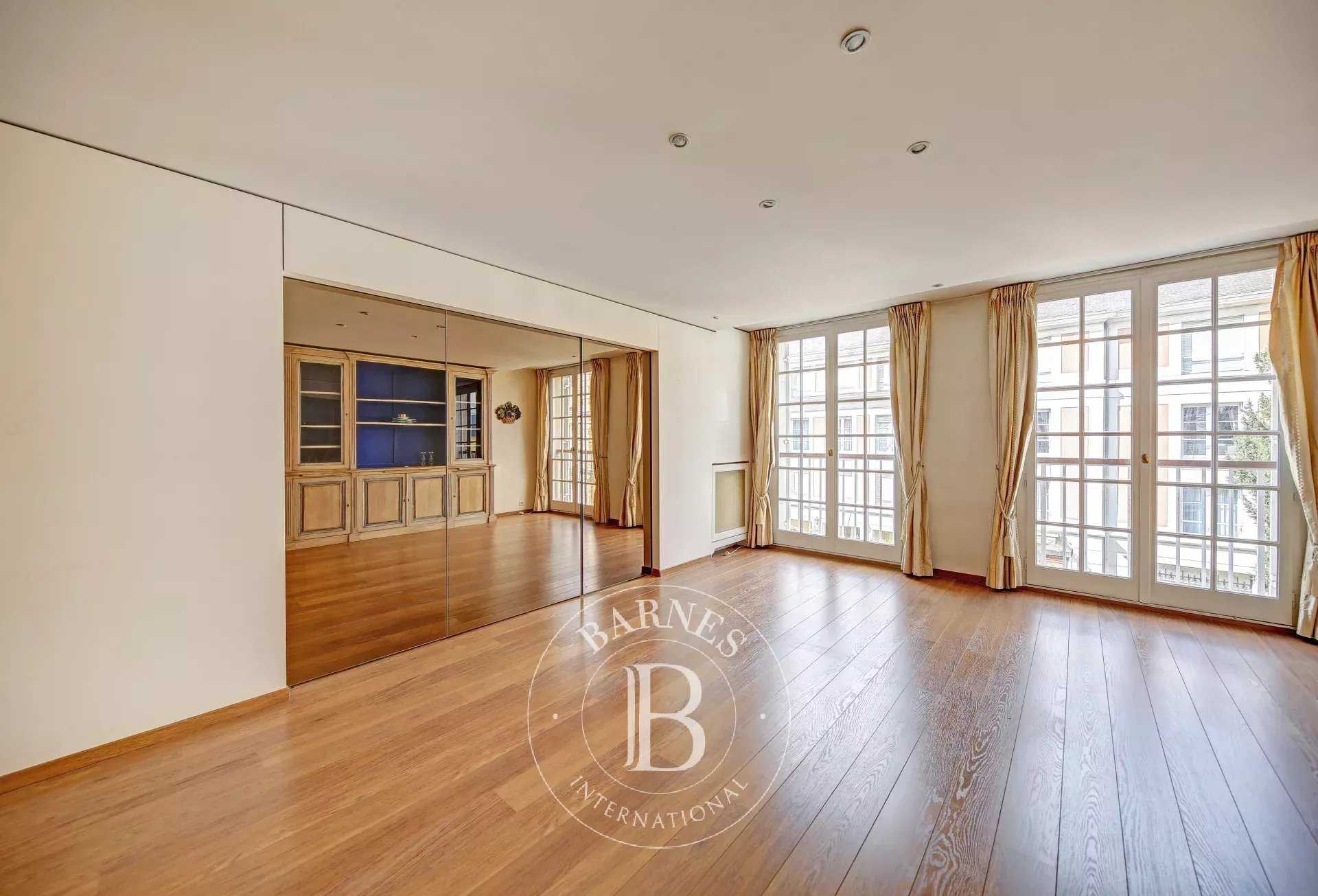Versailles  - Appartement 6 Pièces 4 Chambres