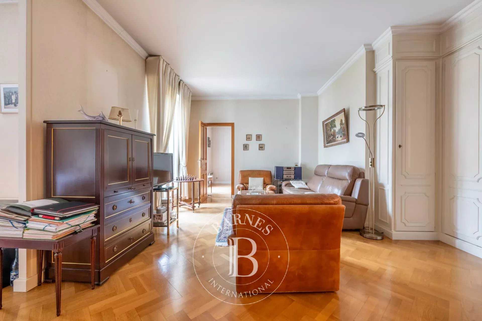 Versailles  - Appartement 5 Pièces 3 Chambres