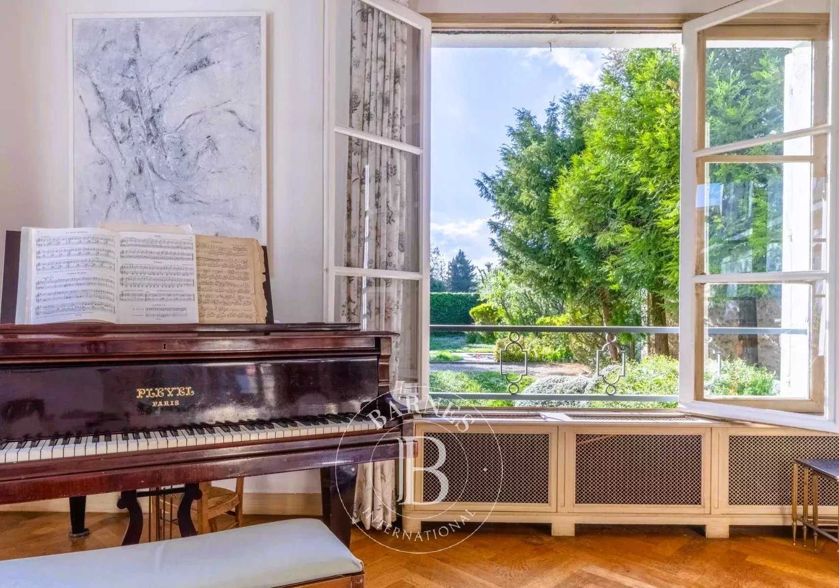 Versailles  - Maison 6 Pi&egrave;ces 4 Chambres