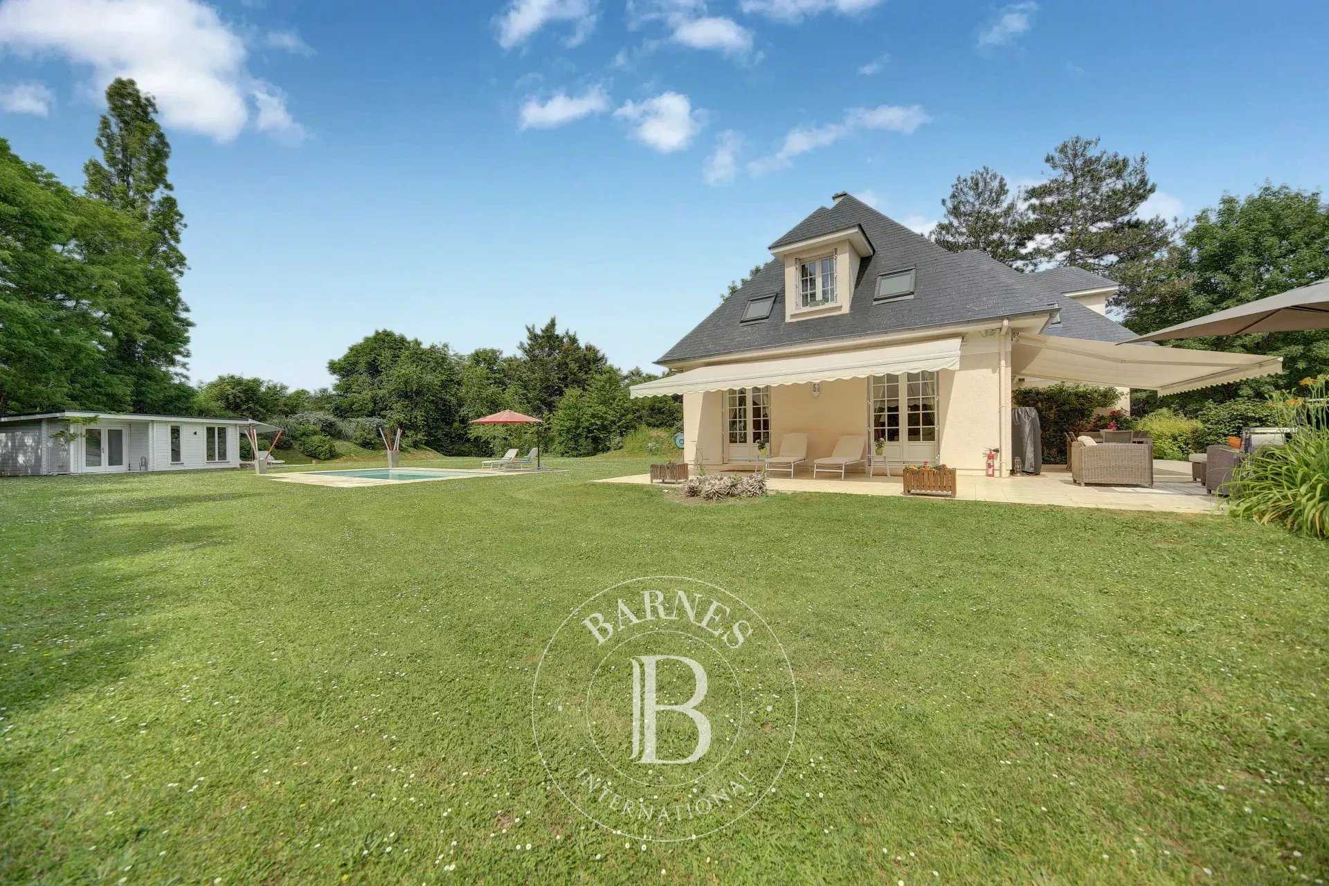 Saint-Nom-la-Bretèche  - House 4 Bedrooms