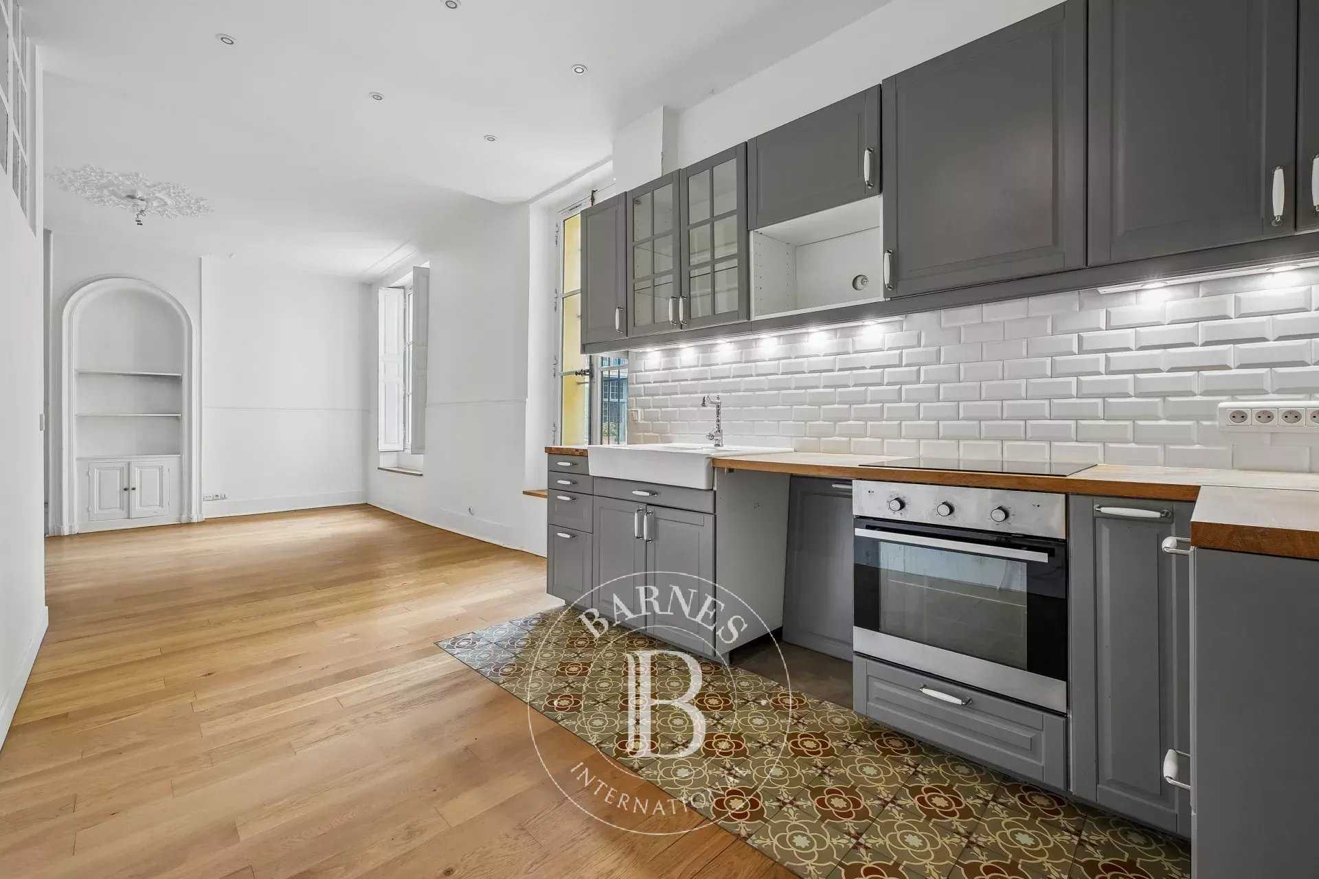 Versailles  - Appartement 4 Pi&egrave;ces 2 Chambres