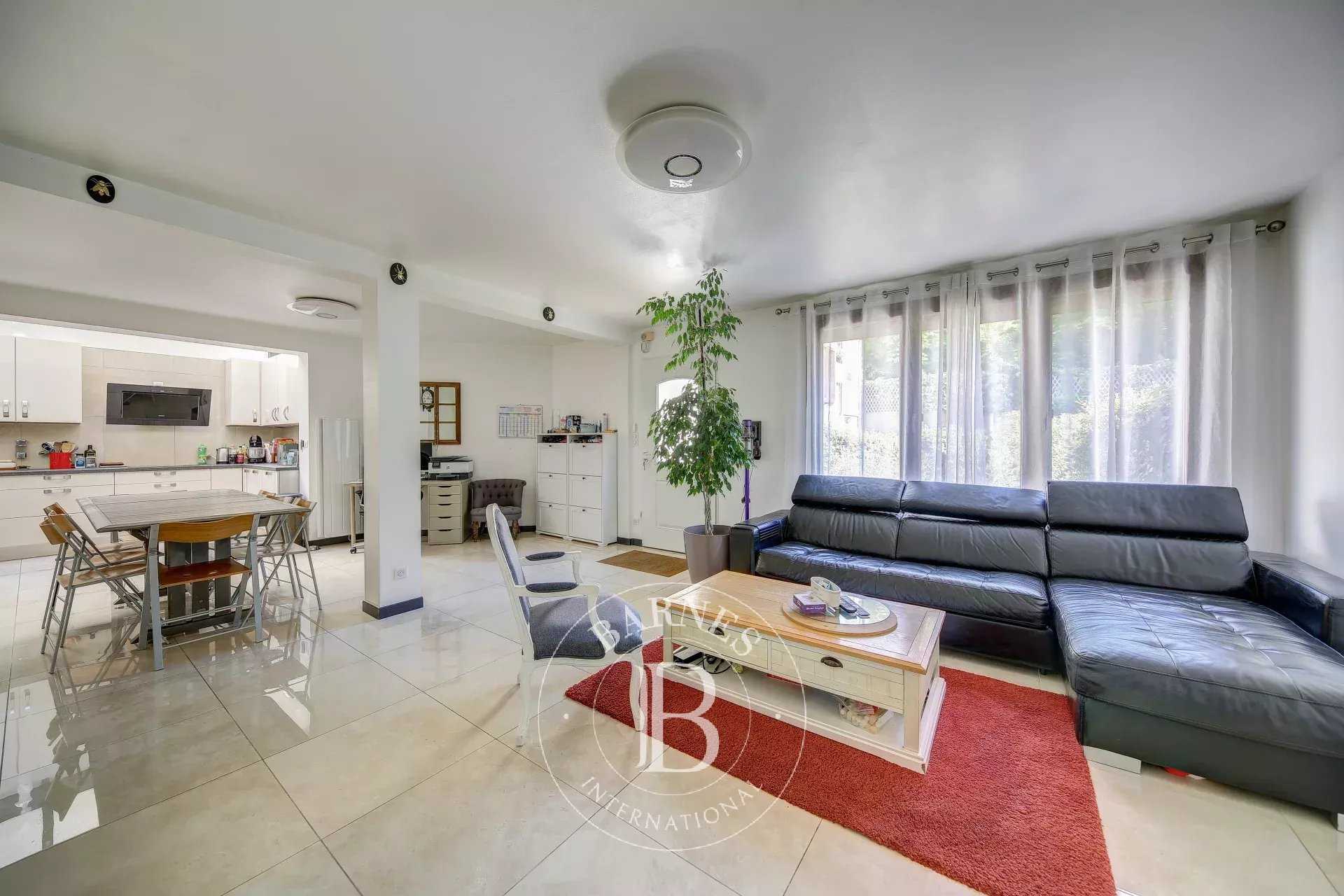Versailles  - Piso 7 Cuartos 4 Habitaciones