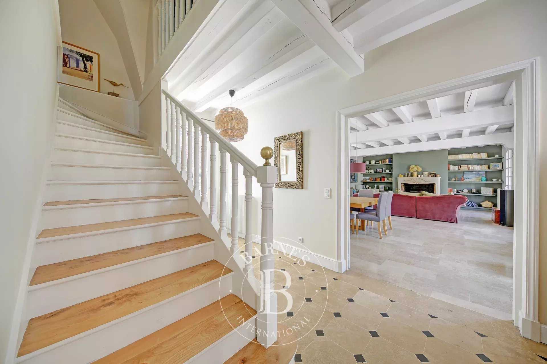 Noisy-le-Roi  - Maison 8 Pièces 4 Chambres