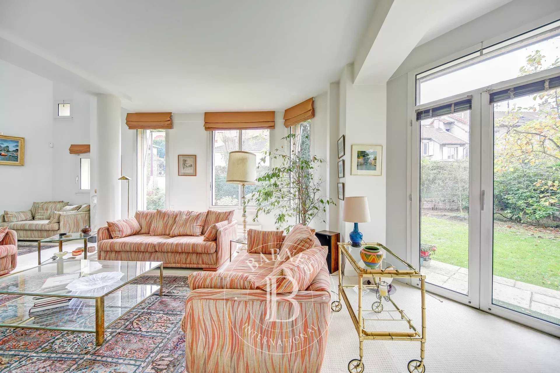Viroflay  - Maison 7 Pièces 4 Chambres