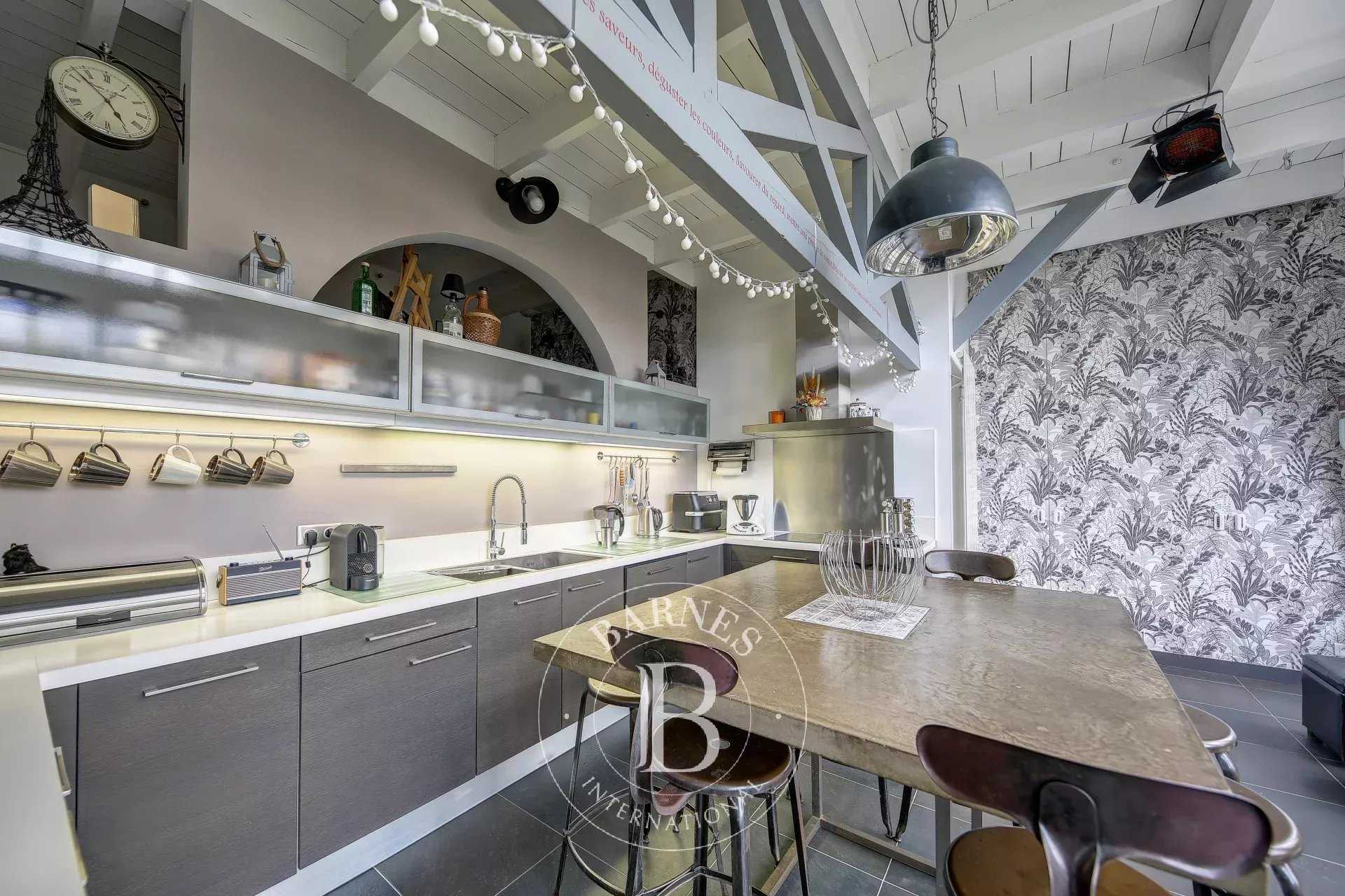 Versailles  - Maison 7 Pi&egrave;ces 5 Chambres