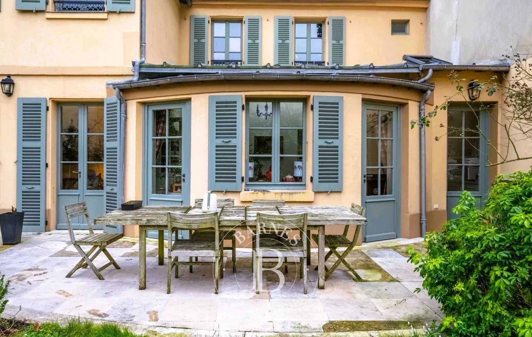 Versailles  - Maison 8 Pi&egrave;ces 4 Chambres