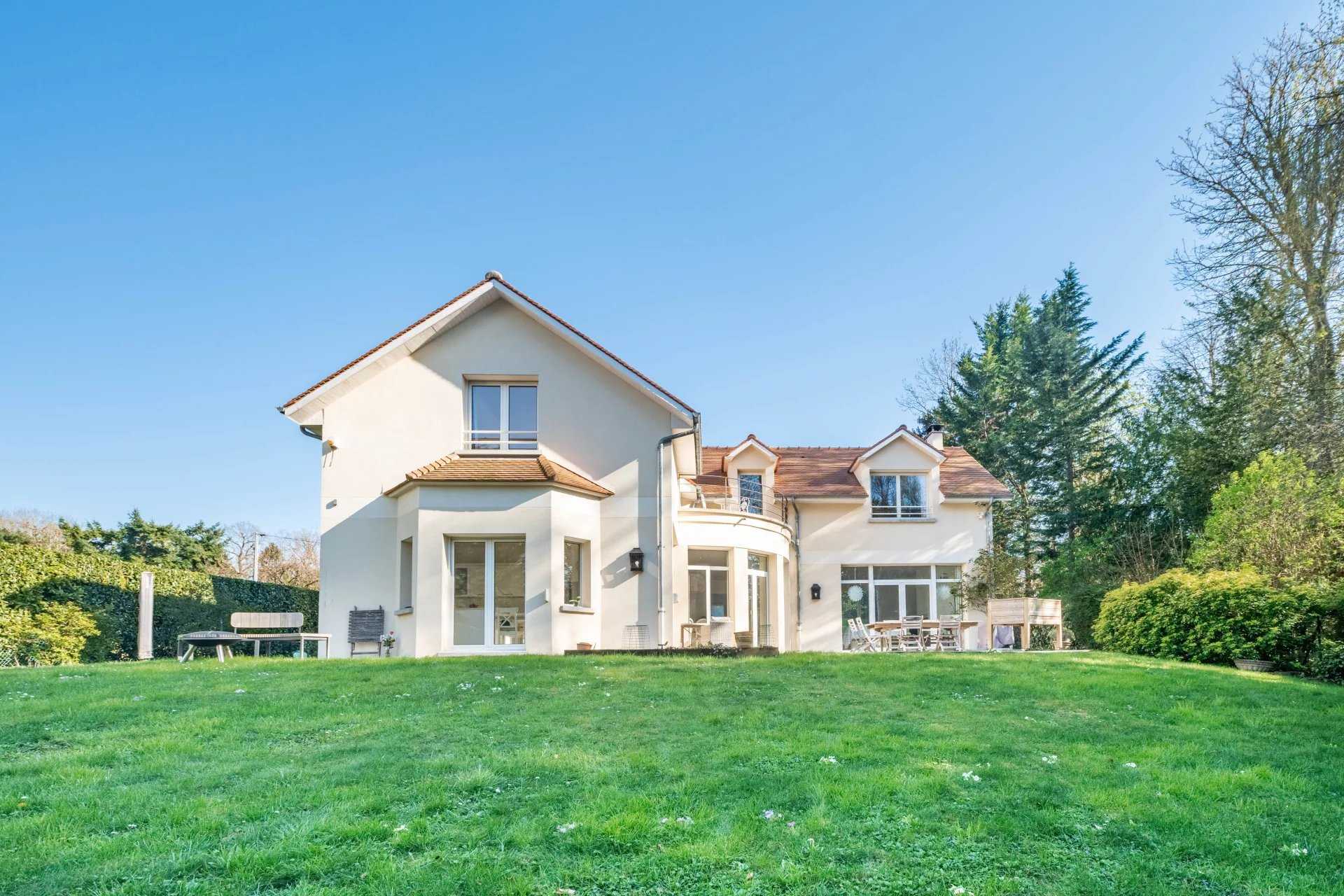 L'Étang-la-Ville  - Maison 9 Pi&egrave;ces 4 Chambres