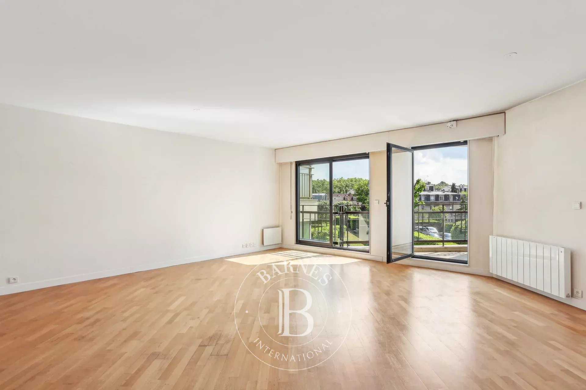 Appartement Versailles  -  ref 82391406 (picture 1)