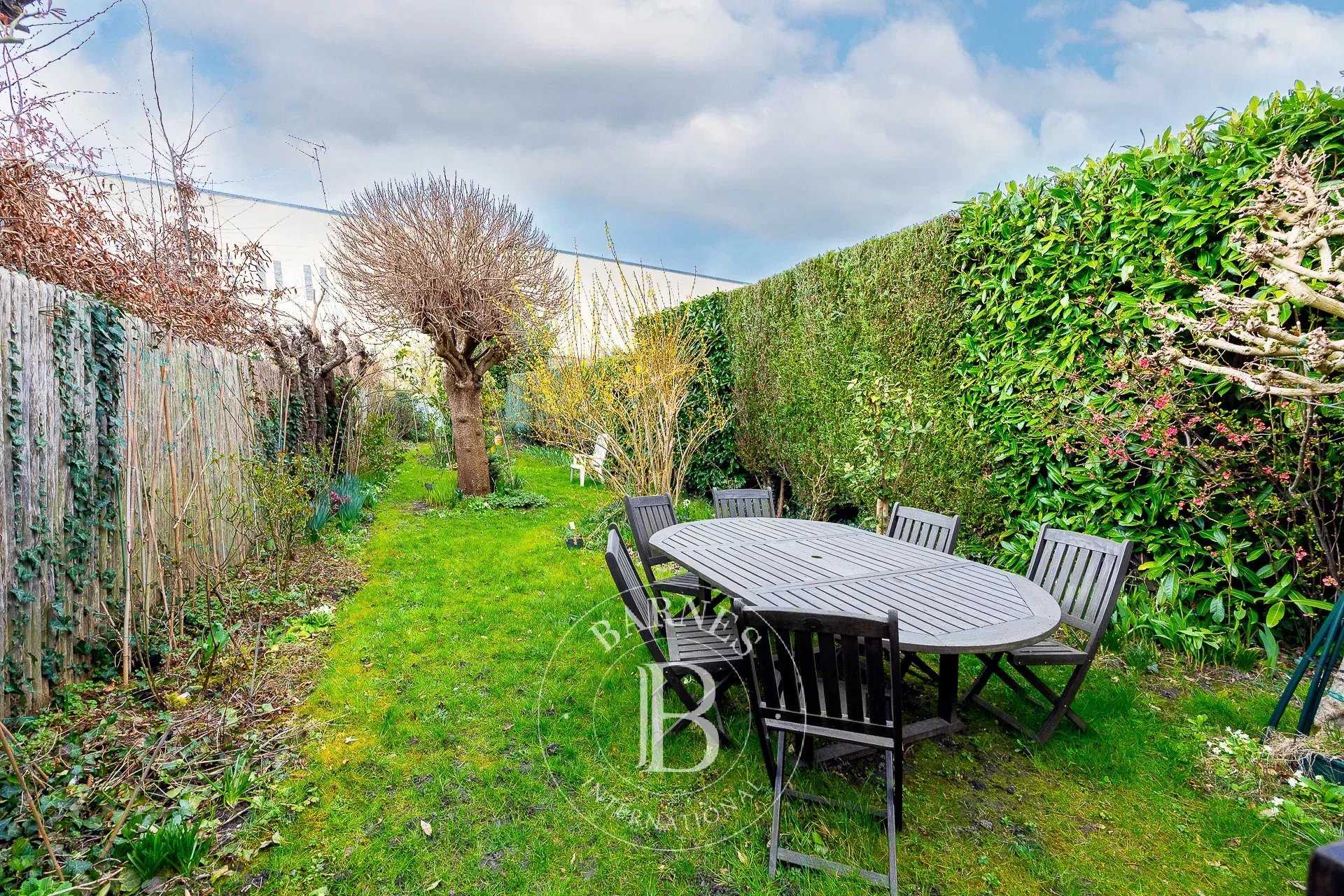 Maison Versailles  -  ref 85662963 (picture 2)