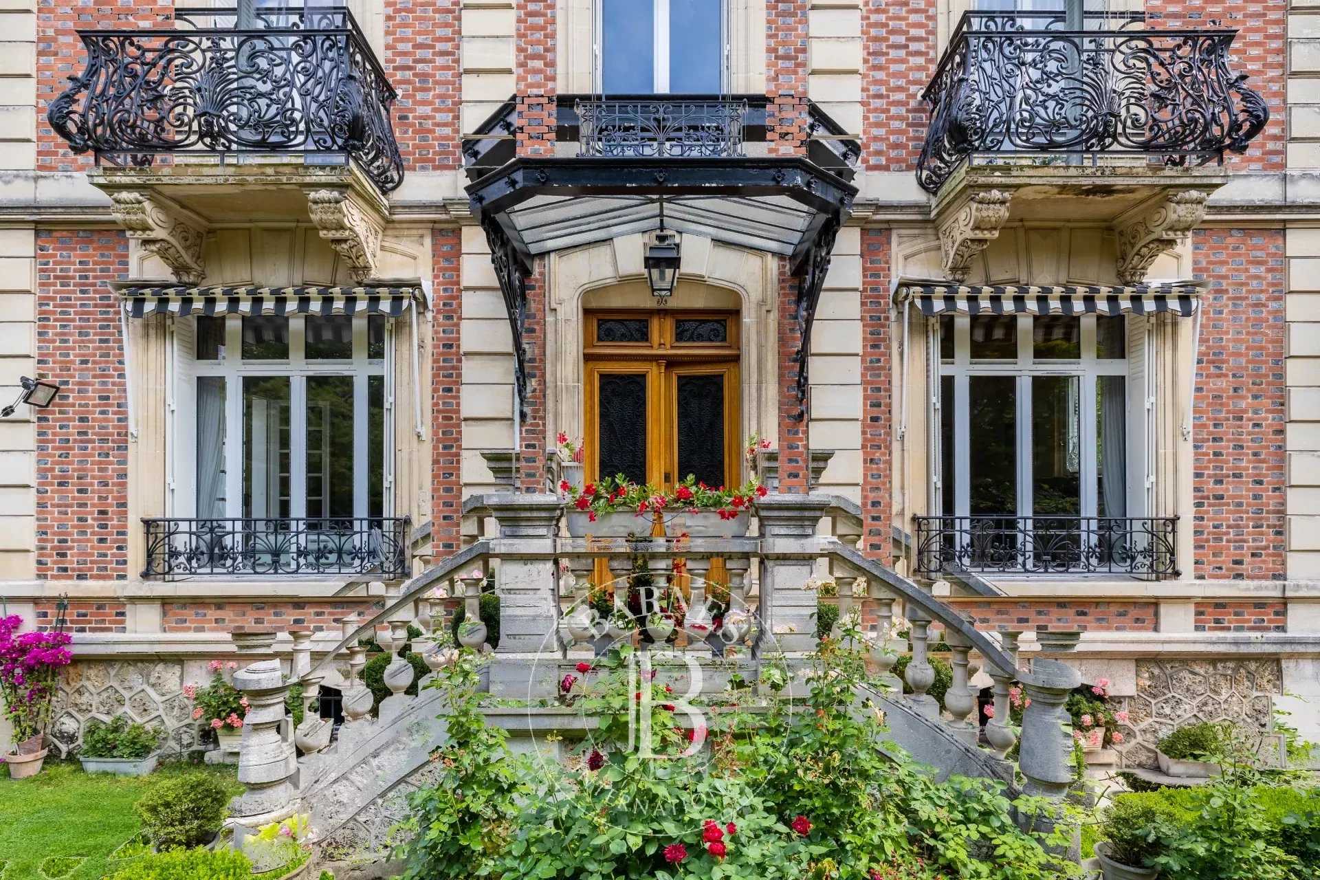 Casa Saint-Germain-en-Laye  -  ref 82870221 (picture 1)