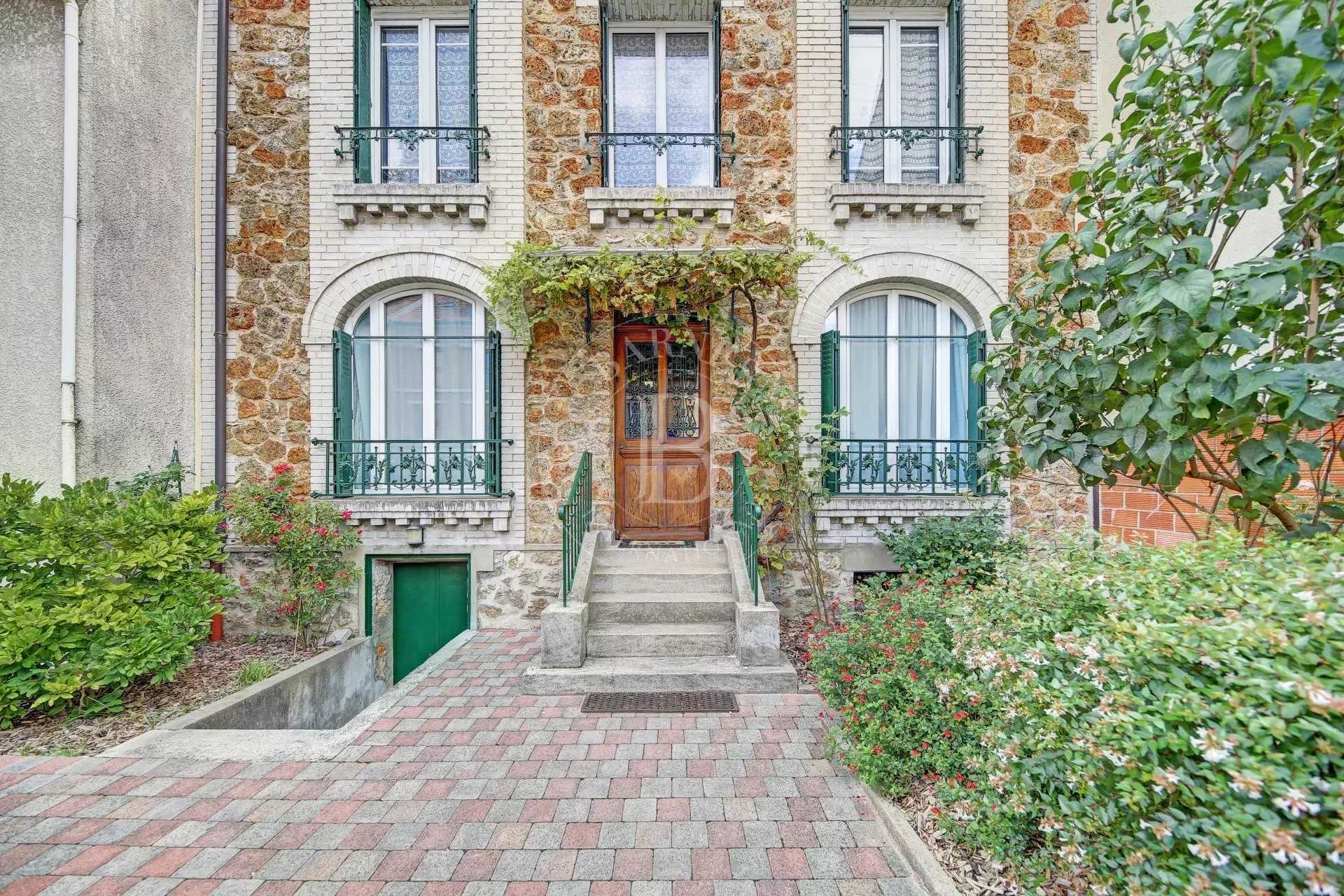 Maison Versailles  -  ref 85250230 (picture 1)