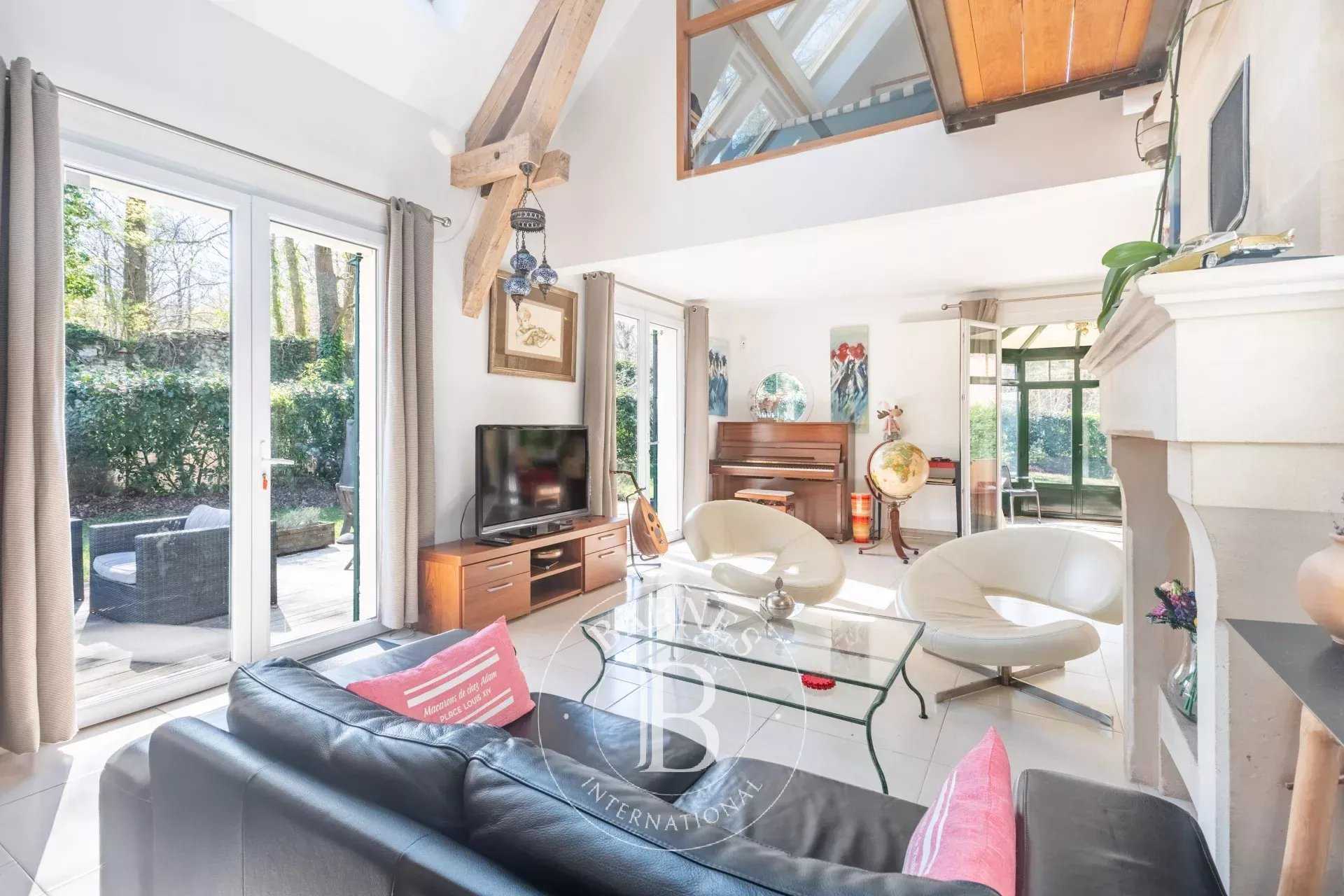 L'Étang-la-Ville  - Maison 9 Pi&egrave;ces 5 Chambres