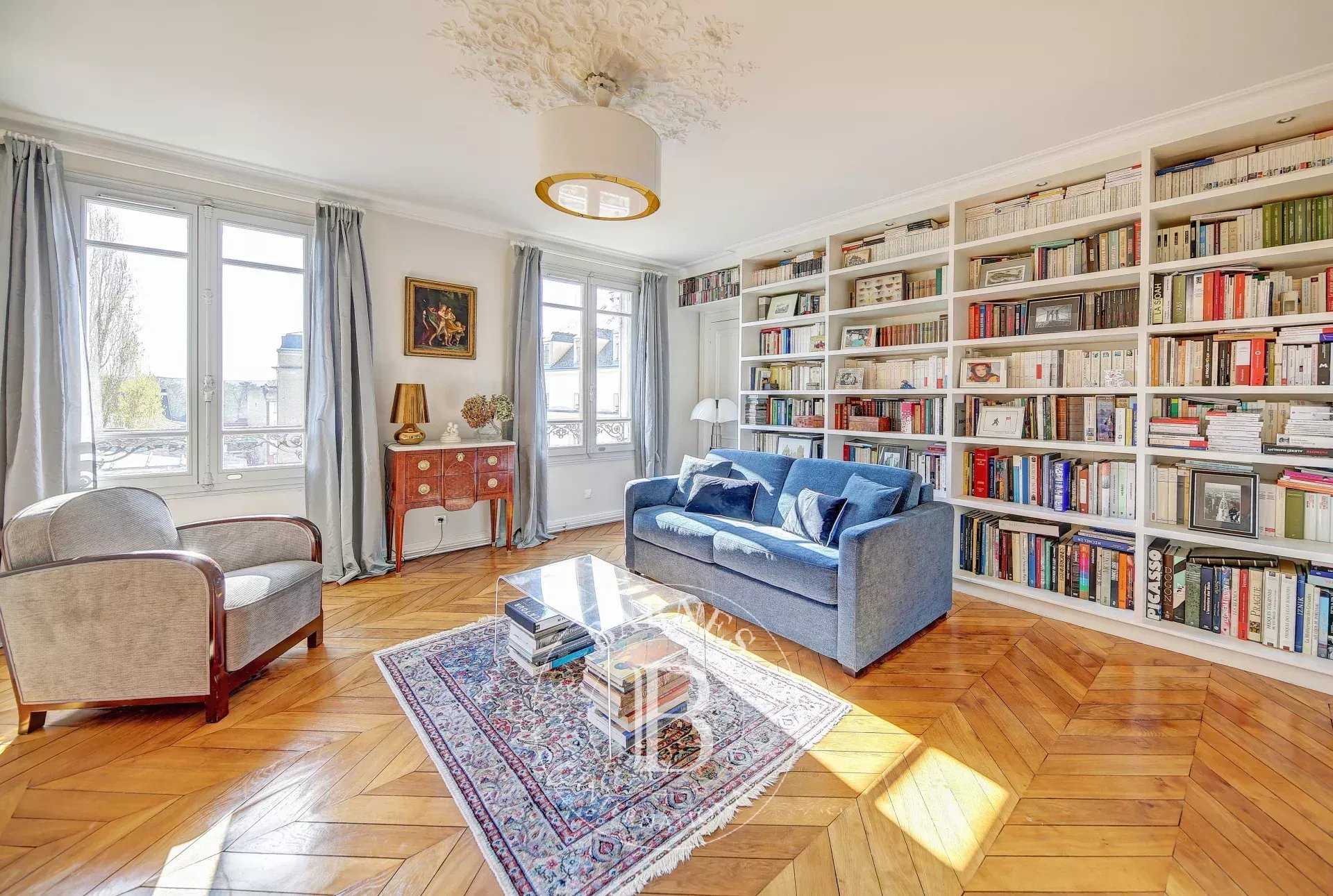 Appartement Versailles  -  ref 84819800 (picture 2)