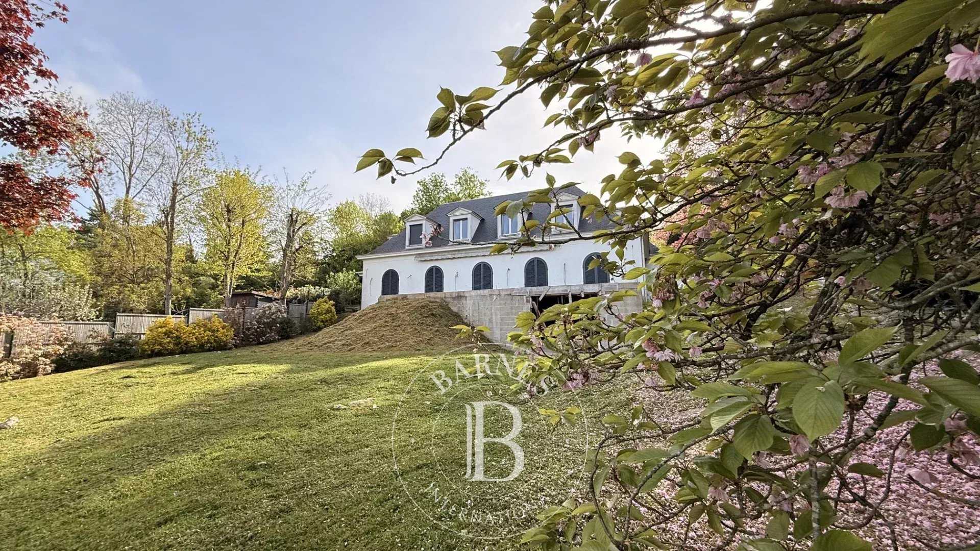 Bougival  - Maison 12 Pi&egrave;ces 5 Chambres