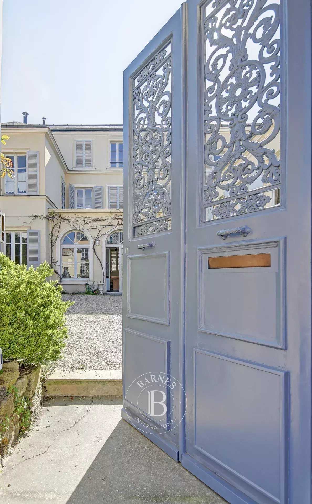 Maison Versailles  -  ref 85793888 (picture 2)