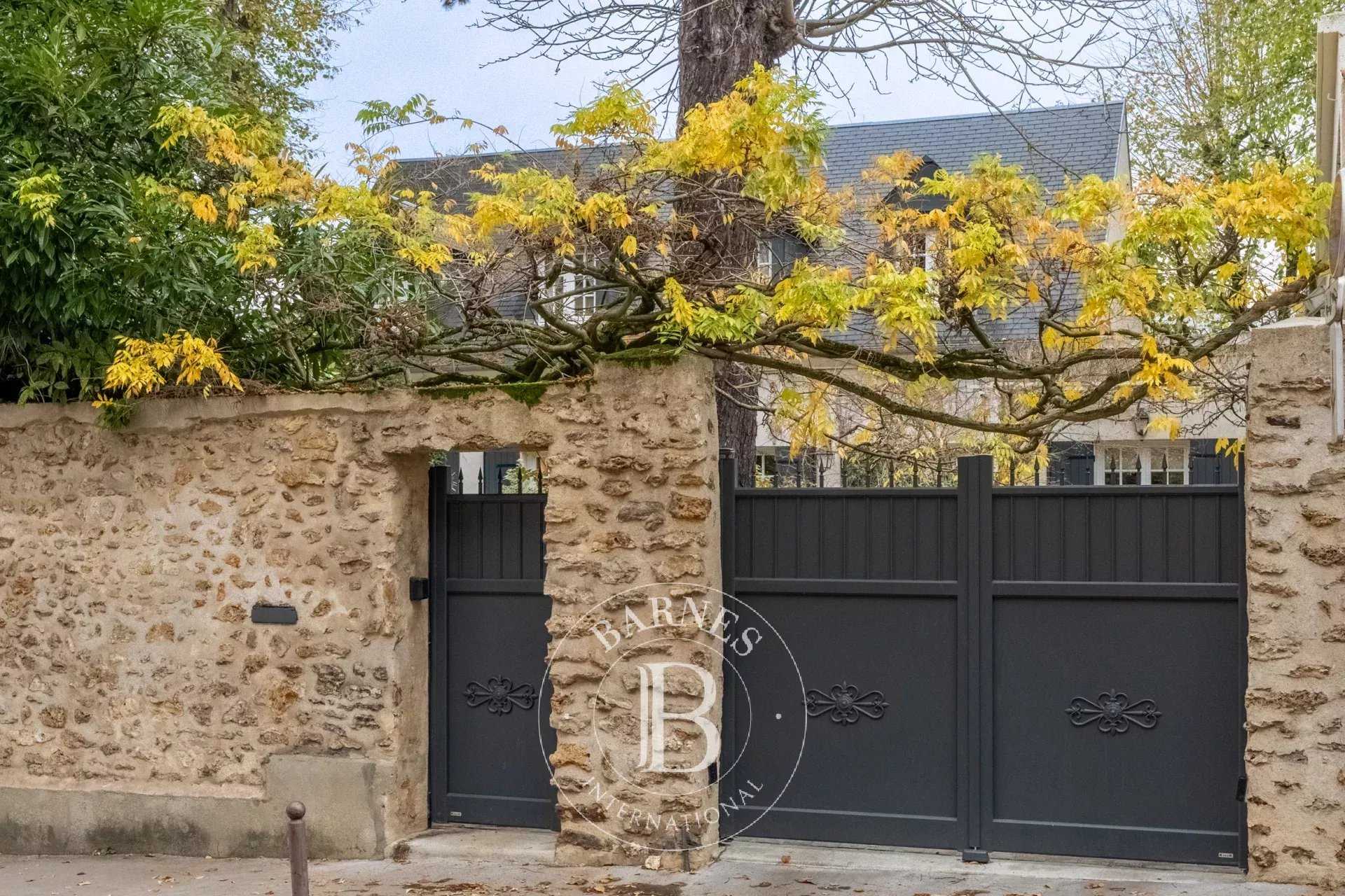 House Versailles  -  ref 86199957 (picture 1)