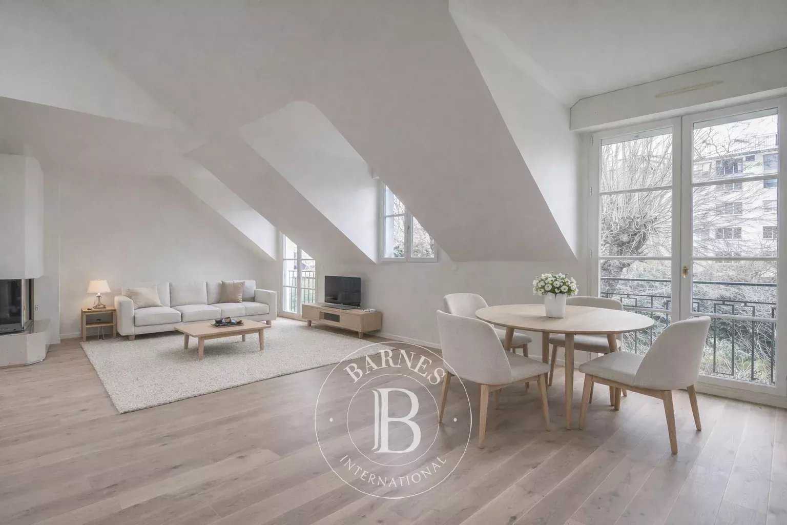 Versailles  - Appartement 5 Pi&egrave;ces 3 Chambres