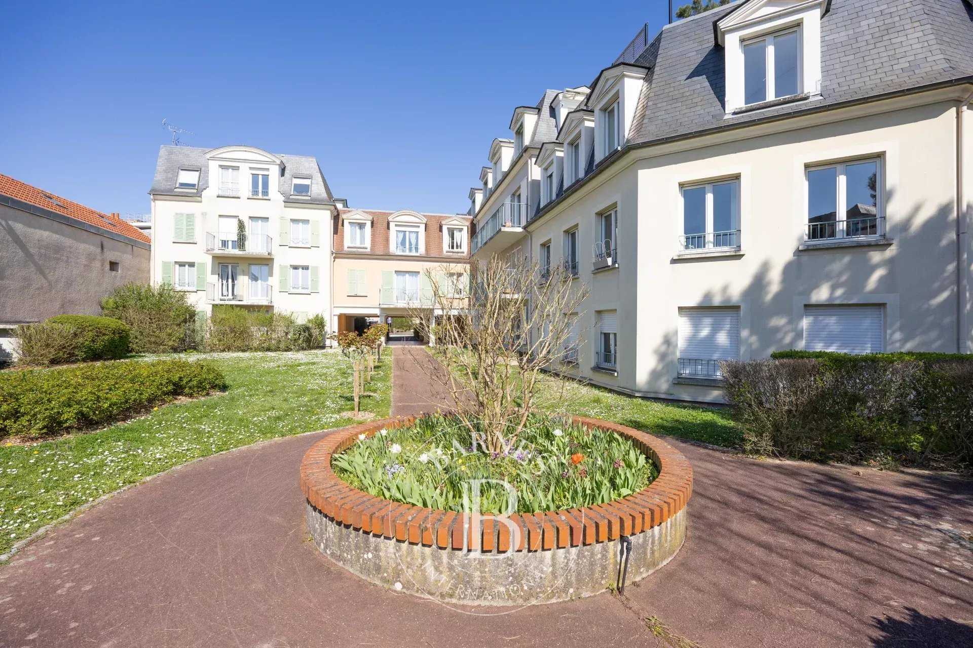 Appartement Le Chesnay  -  ref 85759889 (picture 2)