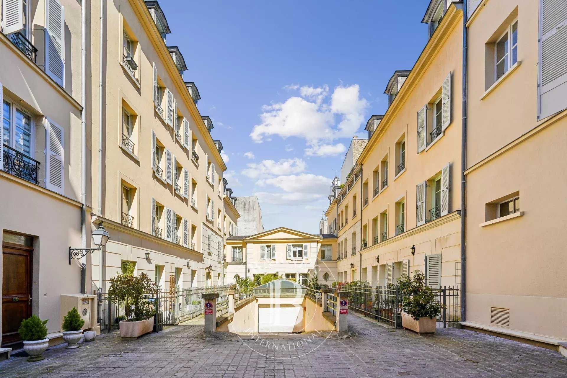 Versailles  - Appartement 3 Pi&egrave;ces 2 Chambres