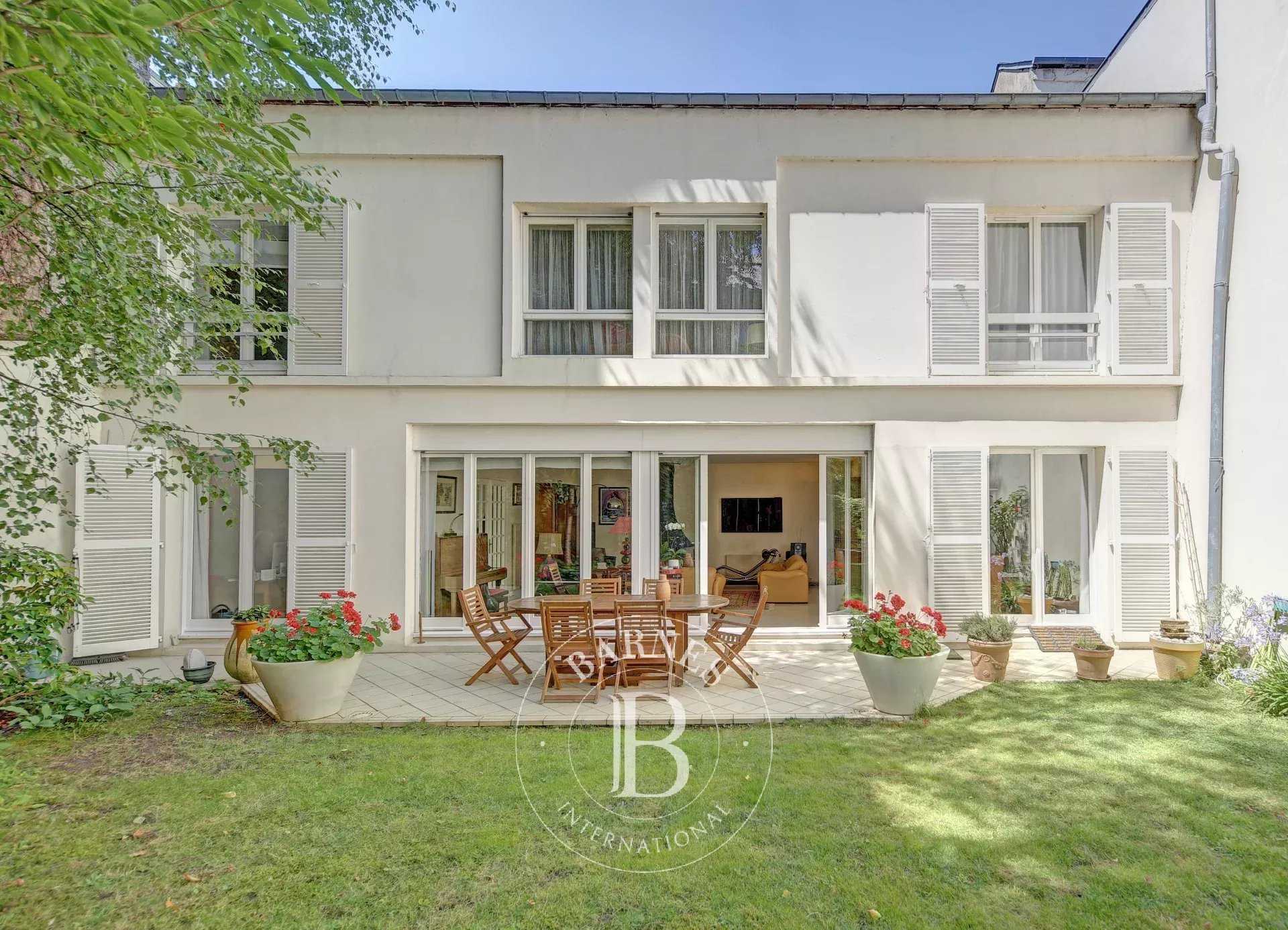 House Versailles  -  ref 86045718 (picture 1)