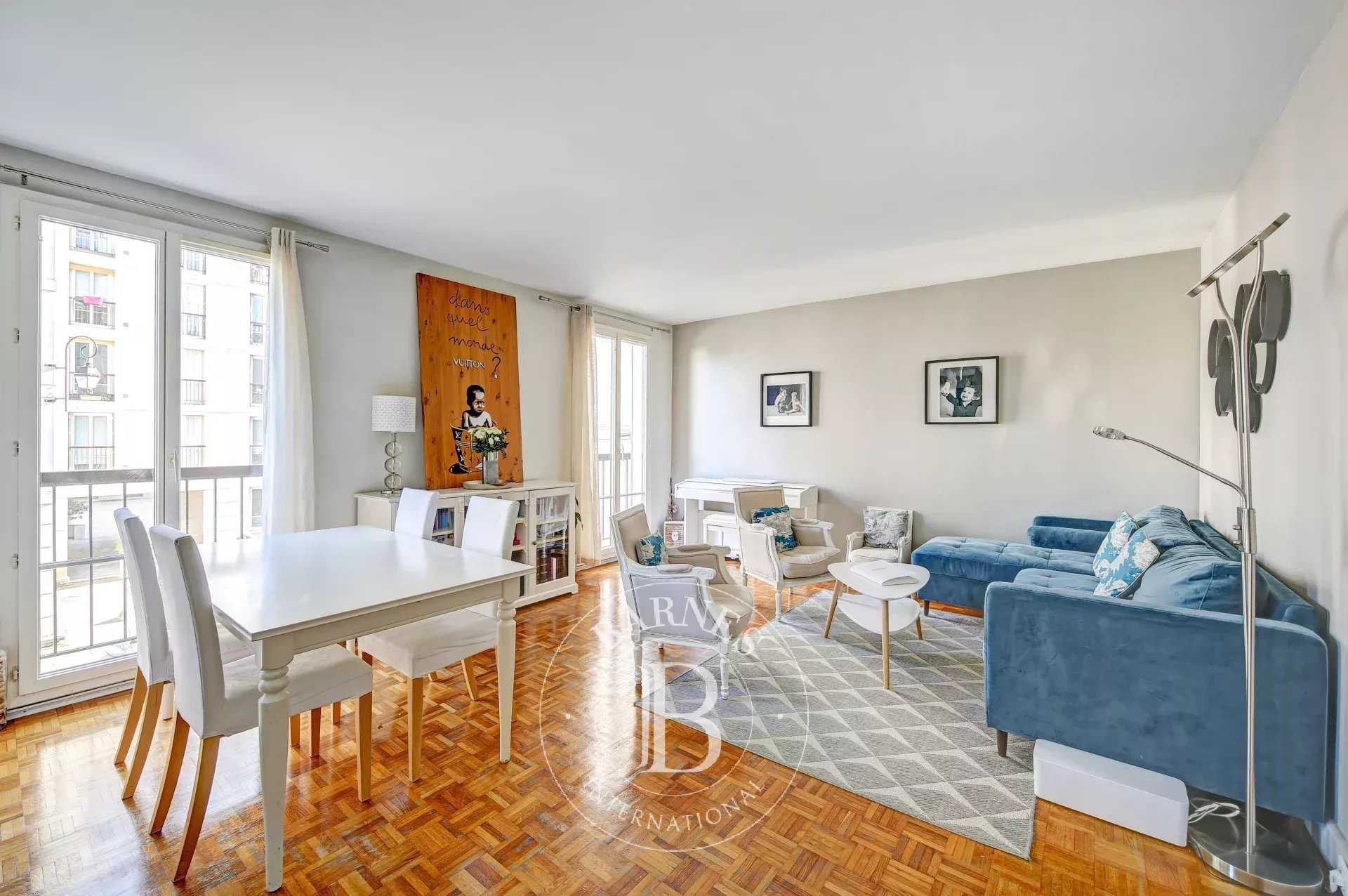 Appartement Versailles  -  ref 85642179 (picture 1)