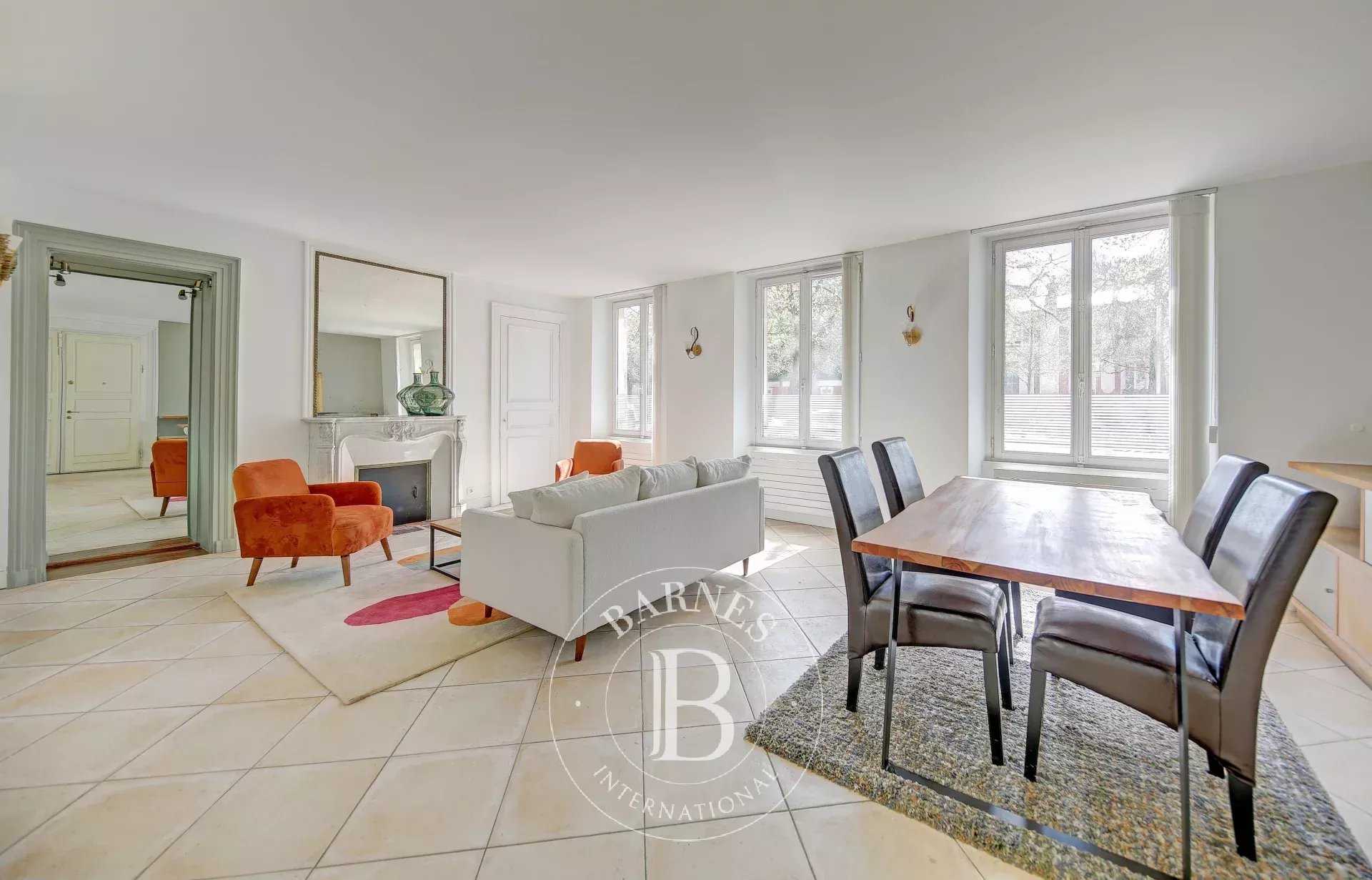 Appartement Versailles  -  ref 85749746 (picture 2)