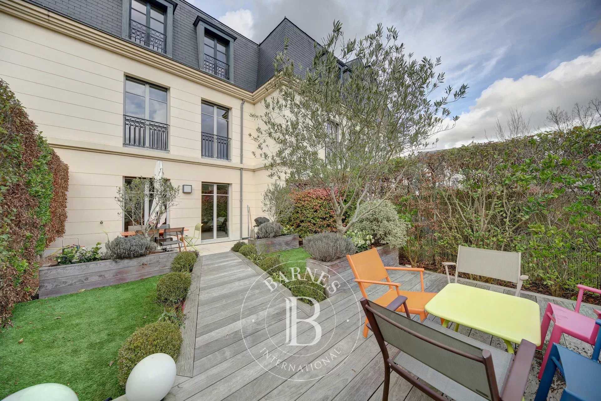 Maison Versailles  -  ref 86652058 (picture 1)