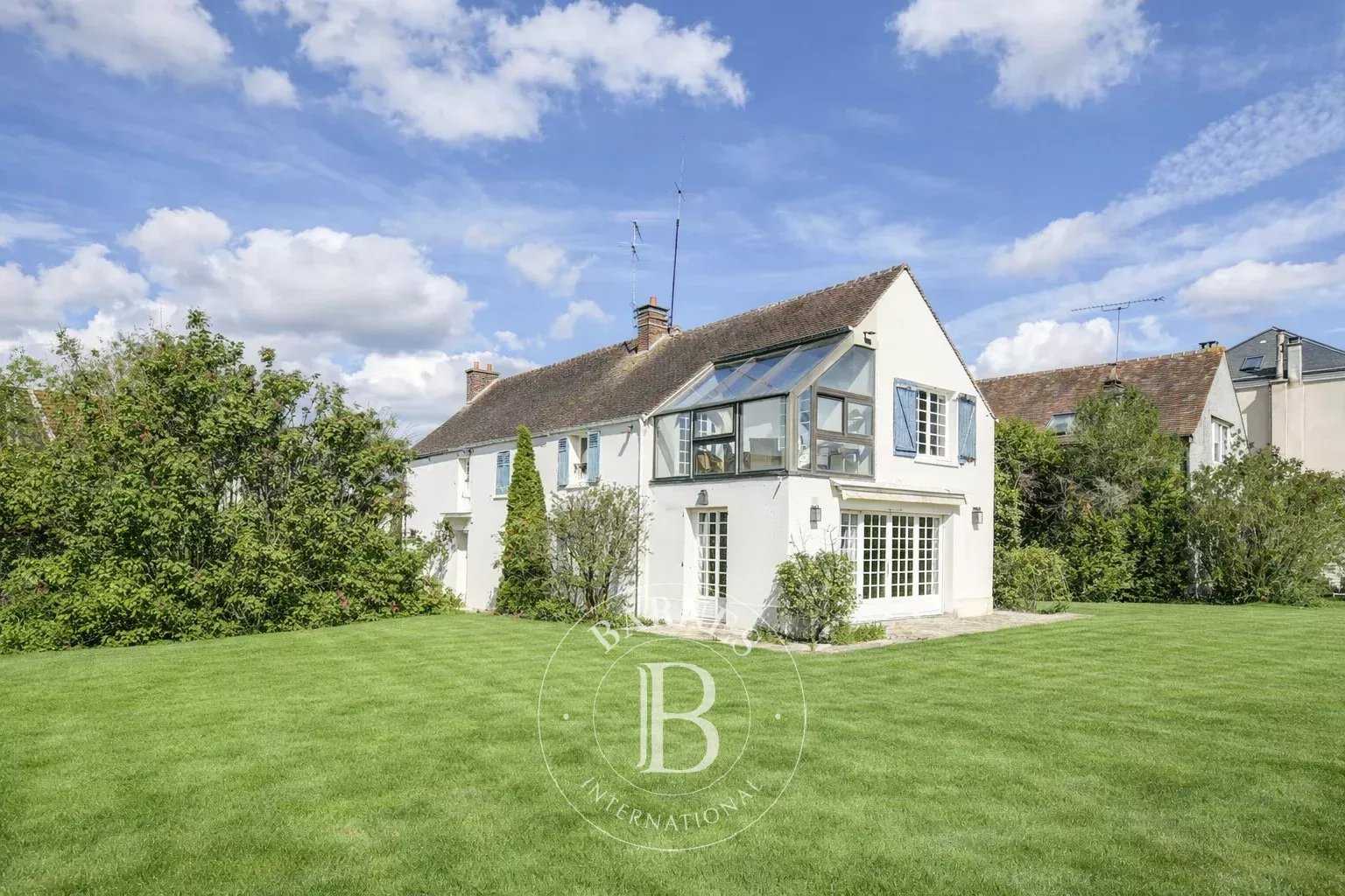 Les Loges-en-Josas  - Maison 11 Pi&egrave;ces 5 Chambres