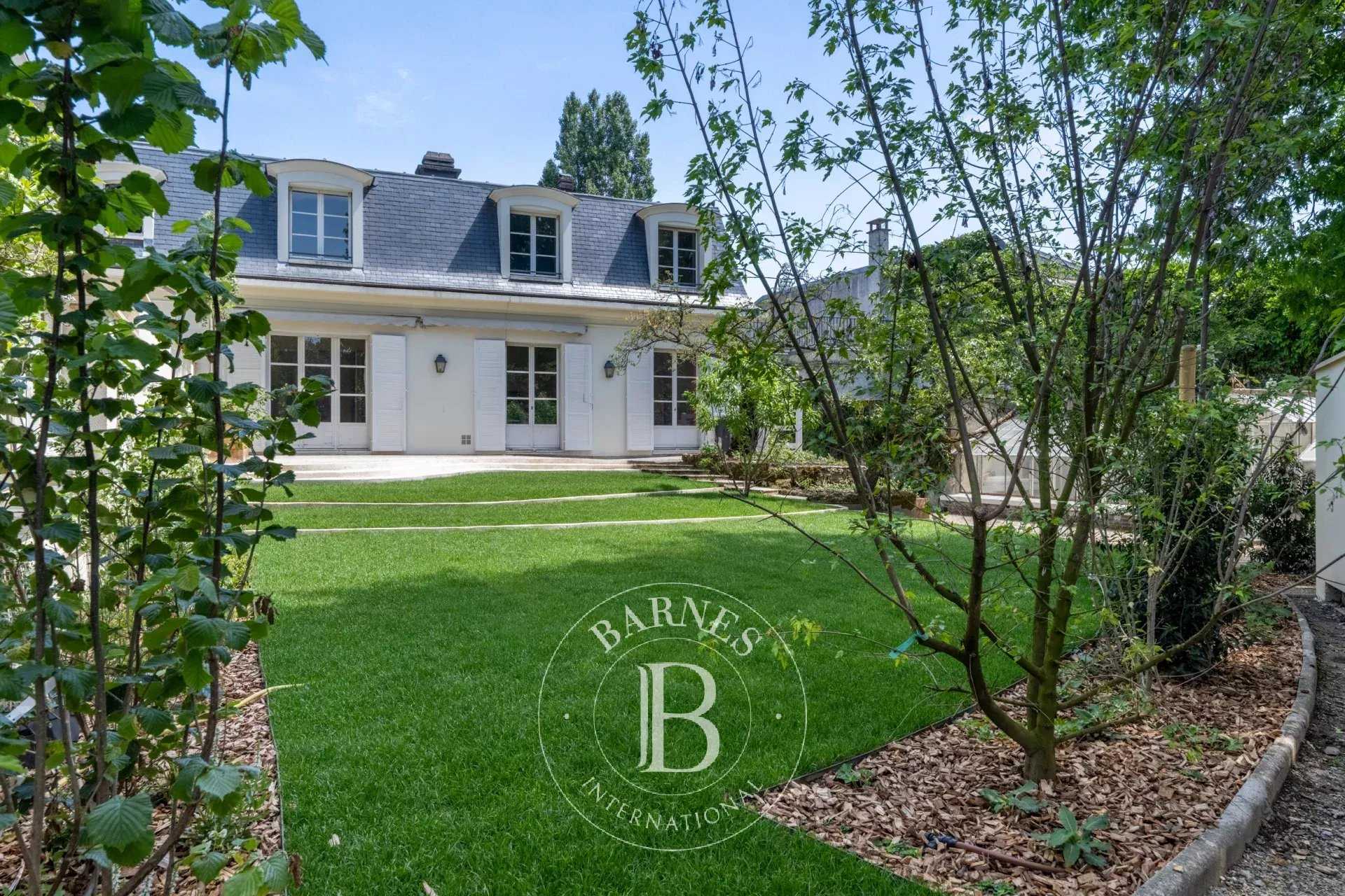 Maison Versailles  -  ref 86804313 (picture 1)