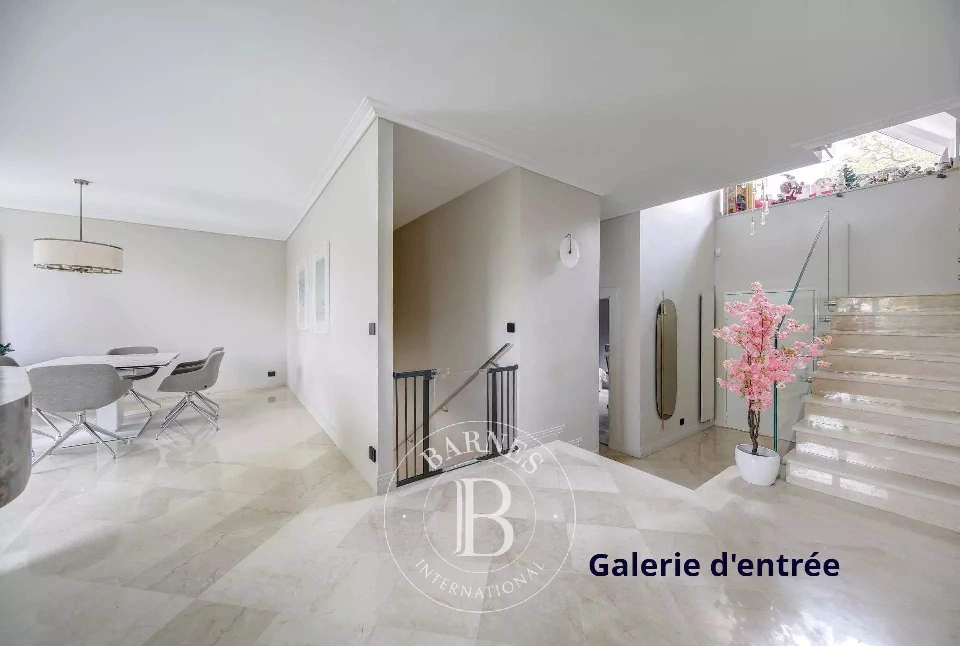 Le Chesnay  - Maison 10 Pièces 4 Chambres - picture 1