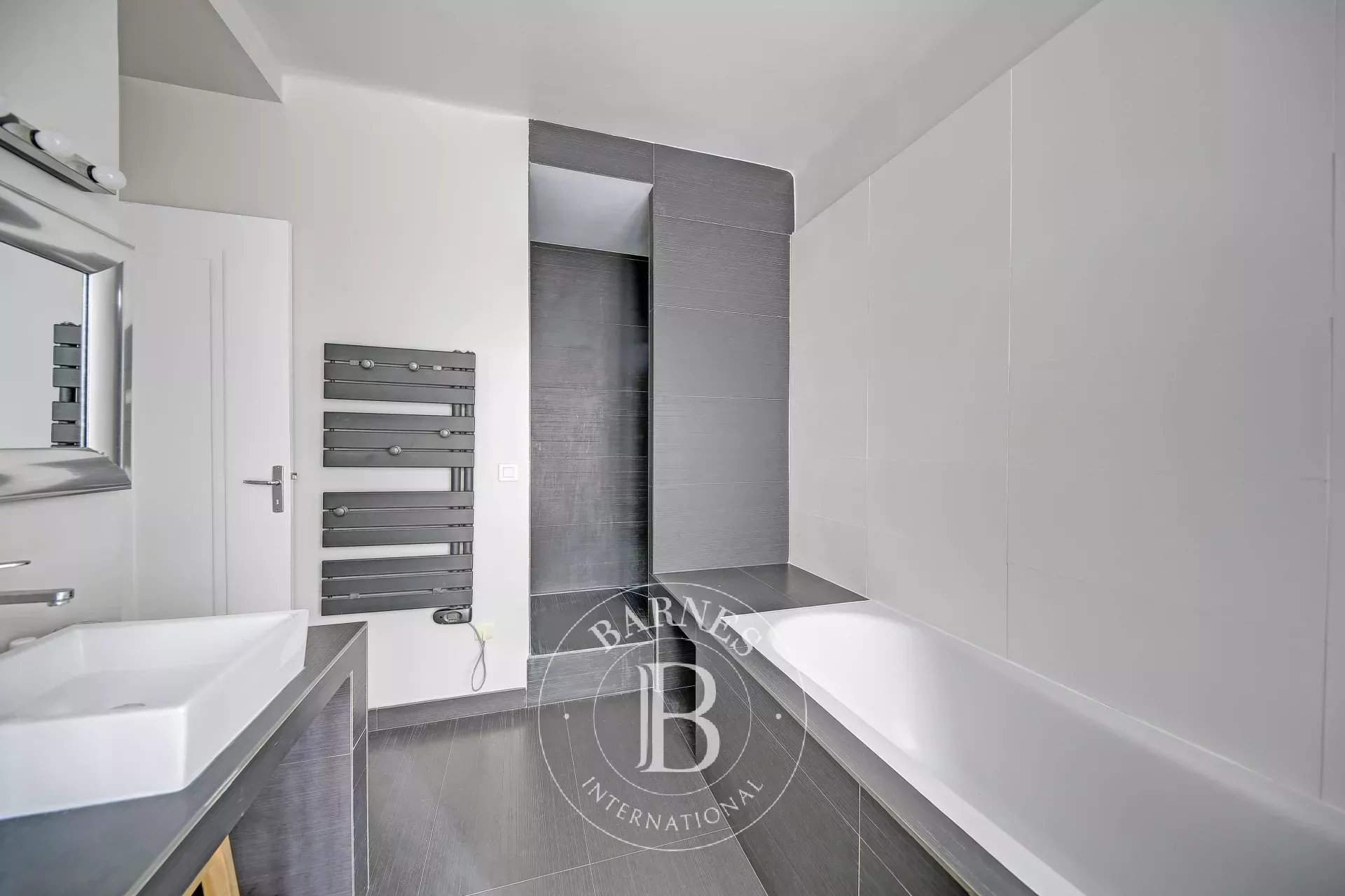 Vélizy-Villacoublay  - Maison 6 Pièces 4 Chambres - picture 14