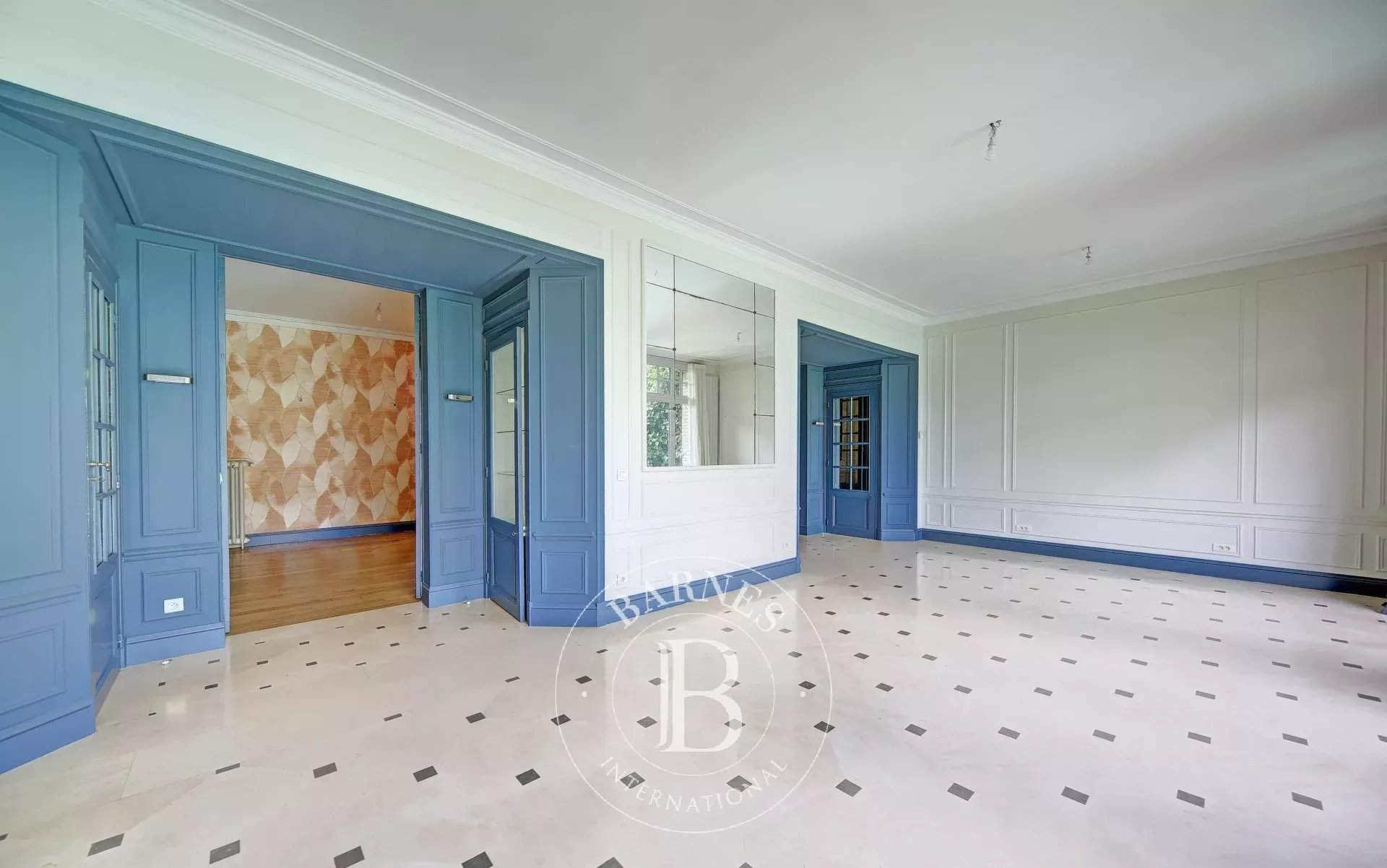 Versailles  - House 6 Bedrooms - picture 10