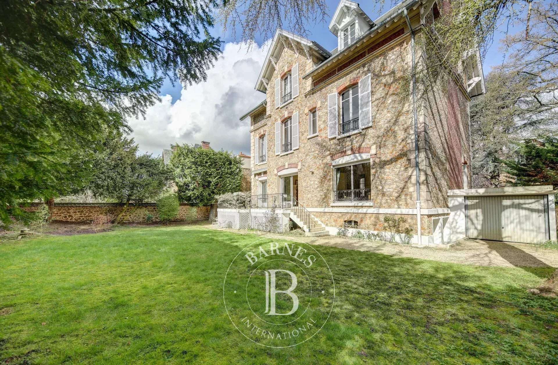 Versailles  - Maison 10 Pi&egrave;ces 8 Chambres - picture 1