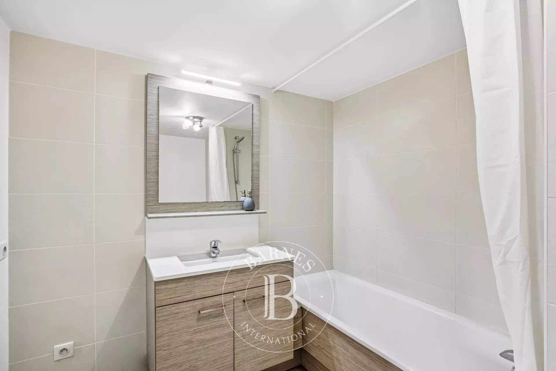 Versailles  - Apartment 1 Bedroom - picture 11