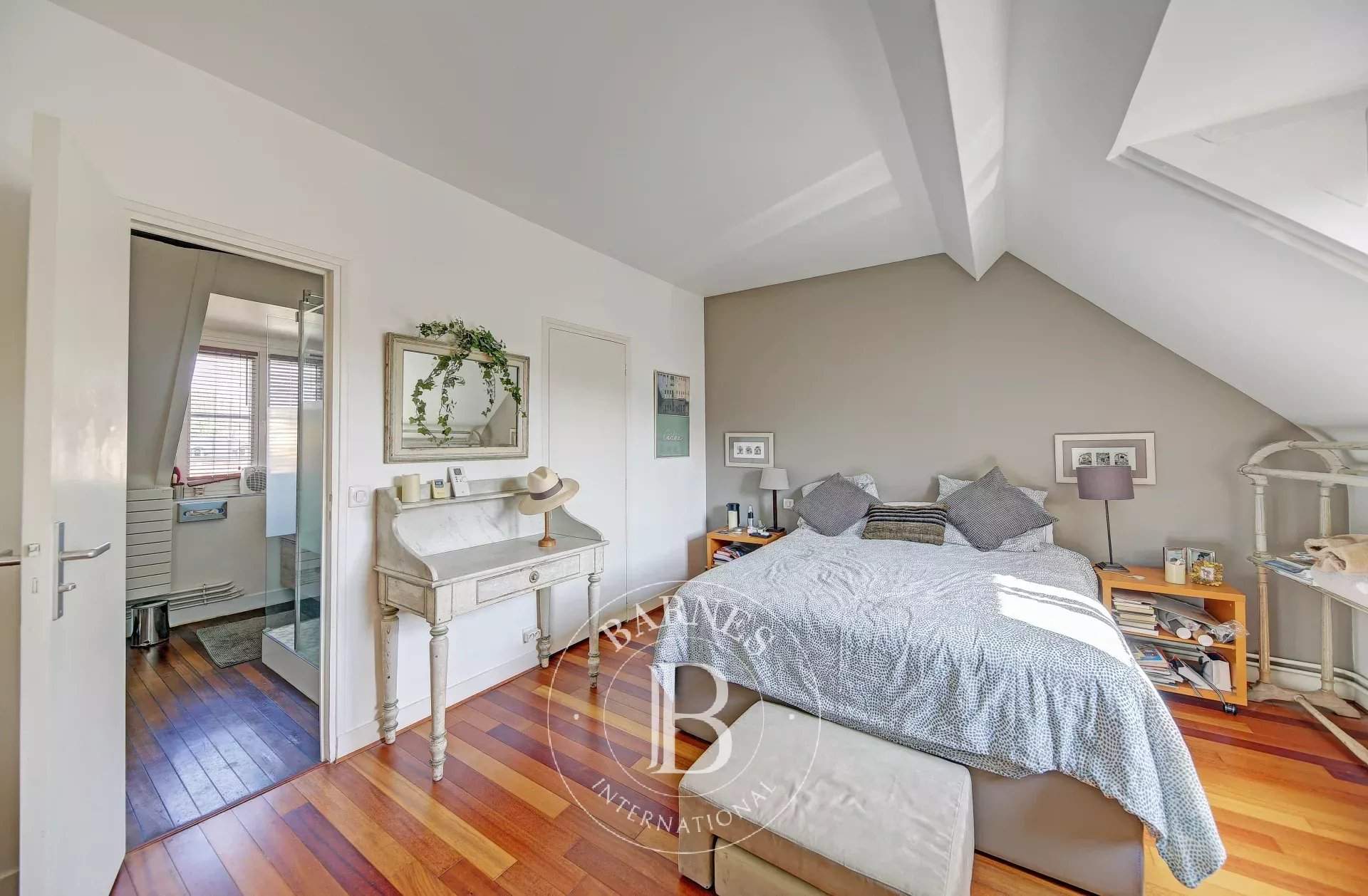 Versailles  - Apartment 4 Bedrooms - picture 2