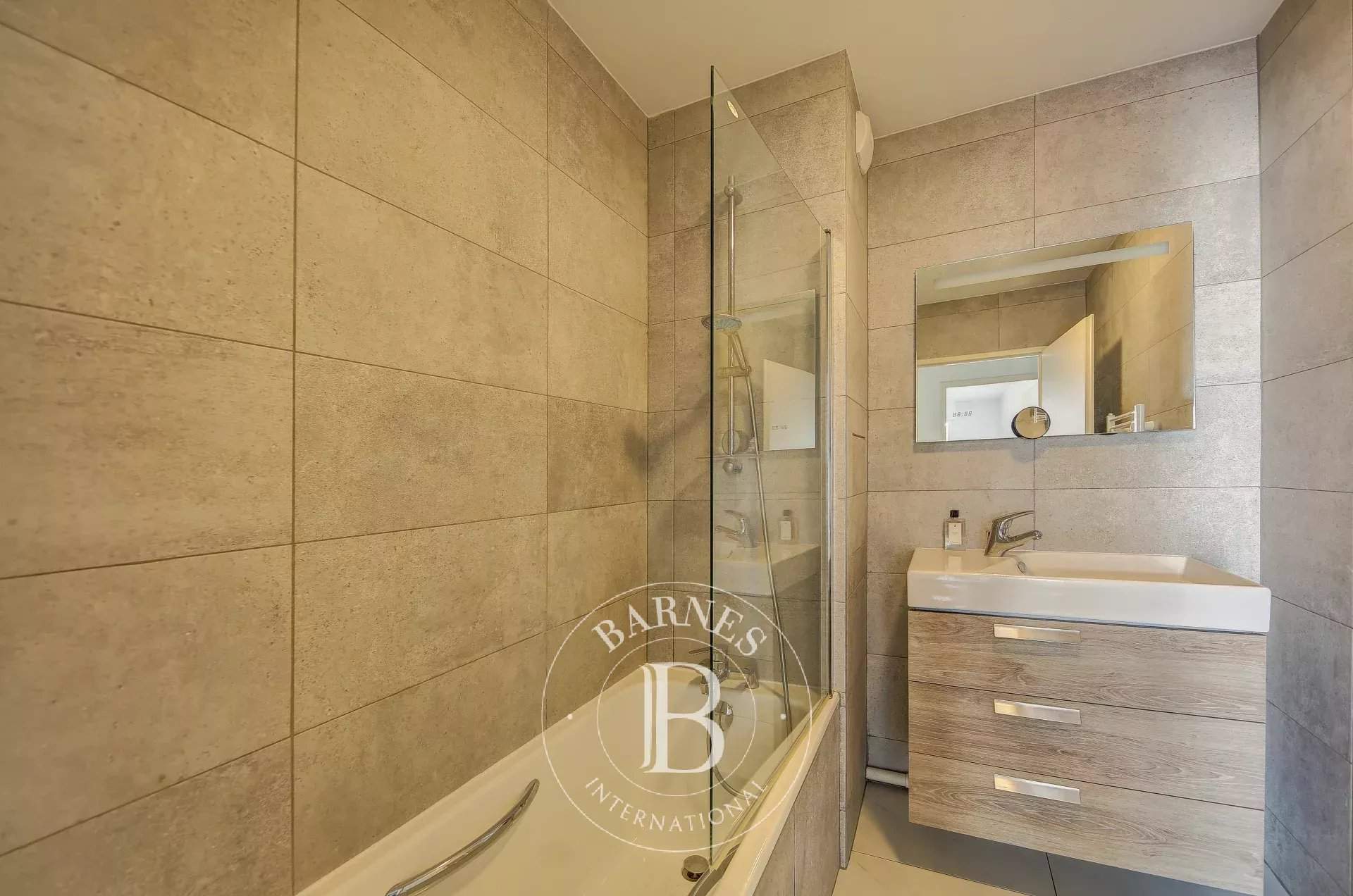 Versailles  - Apartment 3 Bedrooms - picture 15