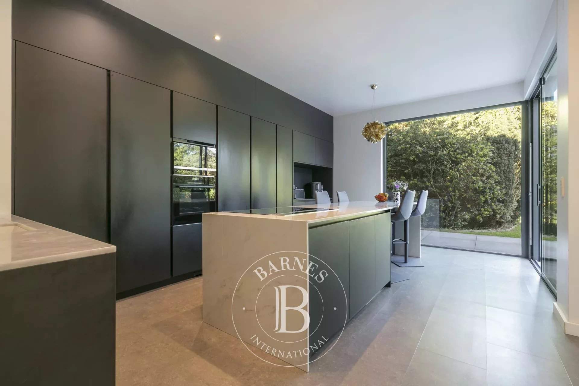 La Celle-Saint-Cloud  - Maison 12 Pièces 5 Chambres - picture 8