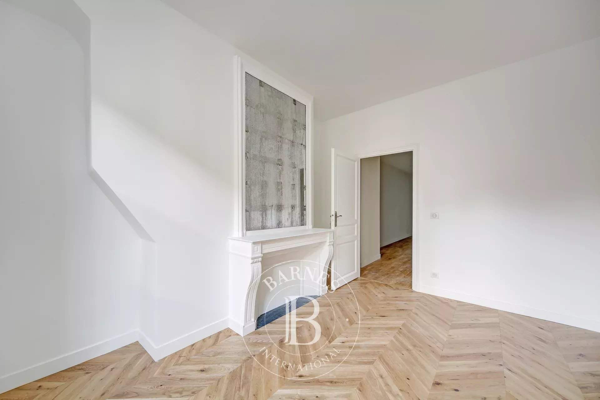 Versailles  - Apartment 3 Bedrooms - picture 11