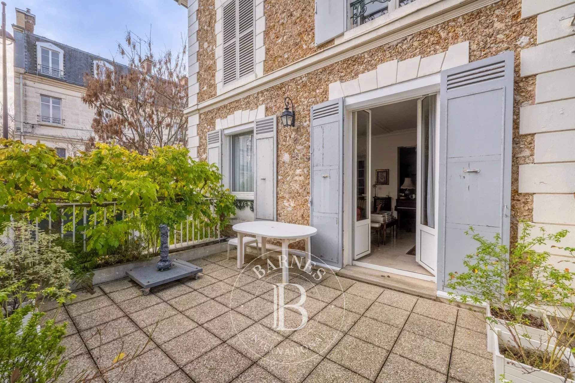 Versailles  - Maison 8 Pi&egrave;ces 5 Chambres - picture 2