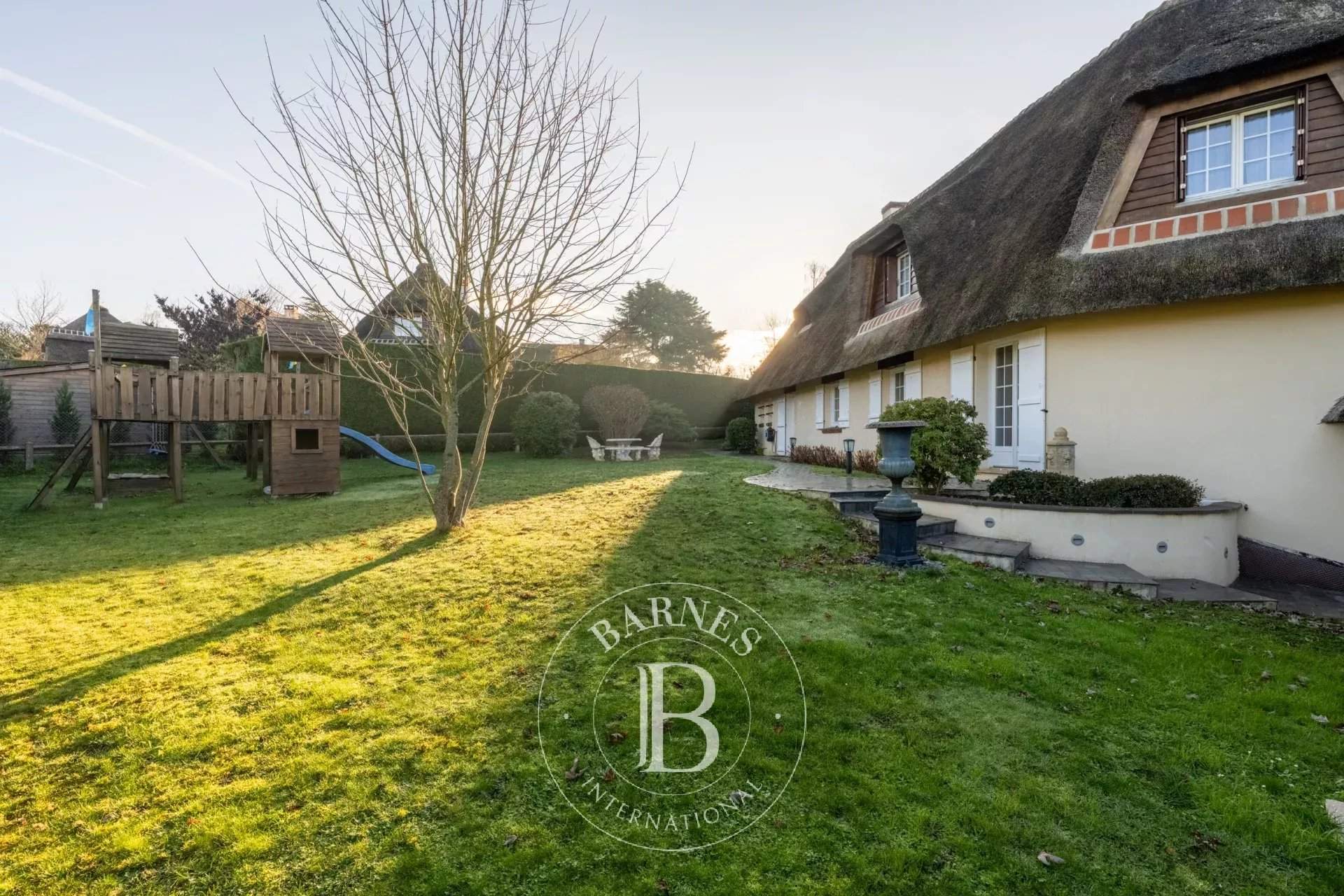 Thoiry  - Maison 7 Pi&egrave;ces 4 Chambres - picture 1