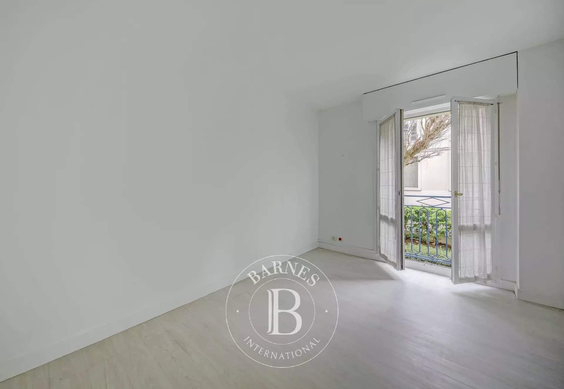 Versailles  - Apartment 4 Bedrooms - picture 13