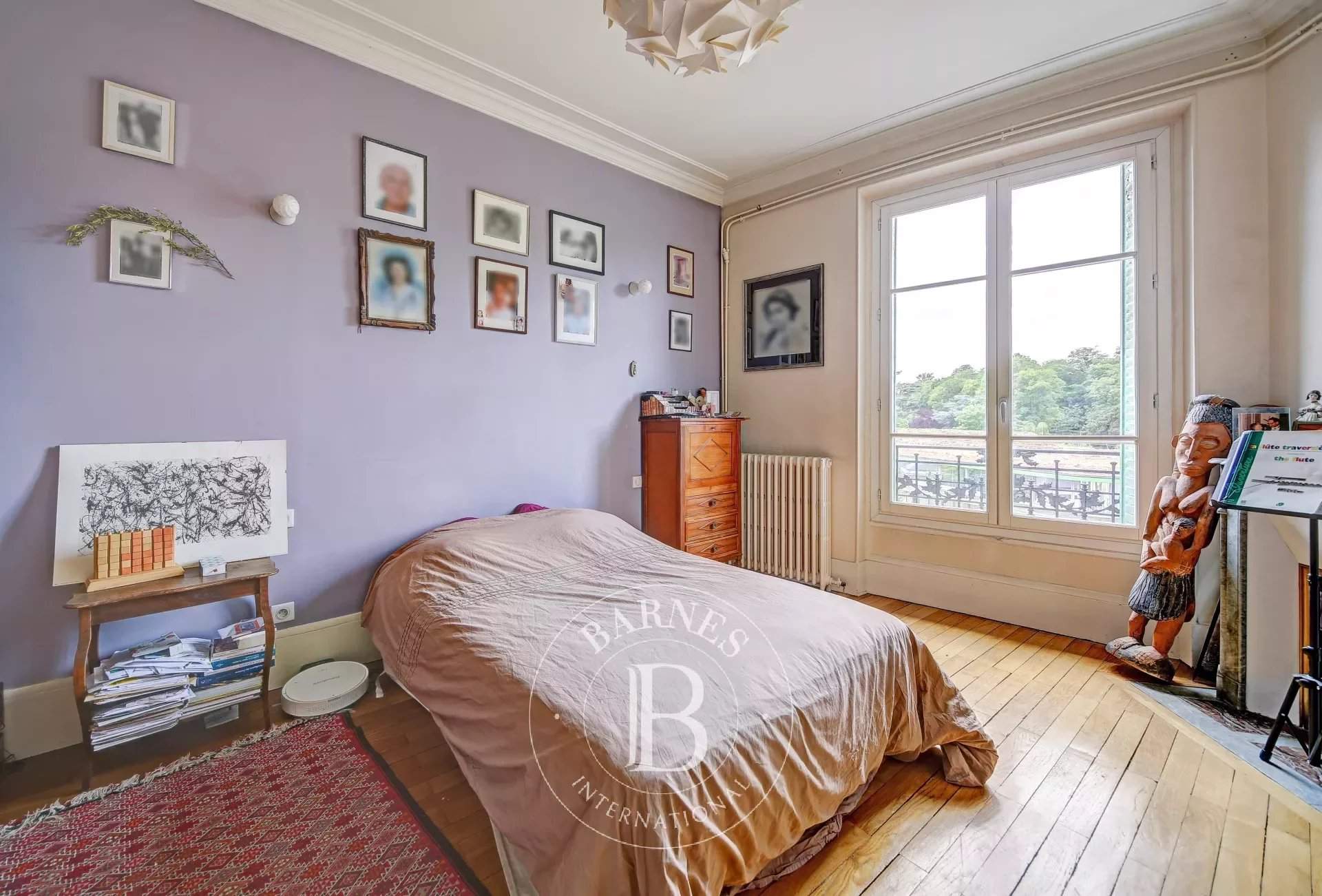 Apartment for sale 2 Bedrooms 1098 sq ft Versailles Montreuil € 790,000