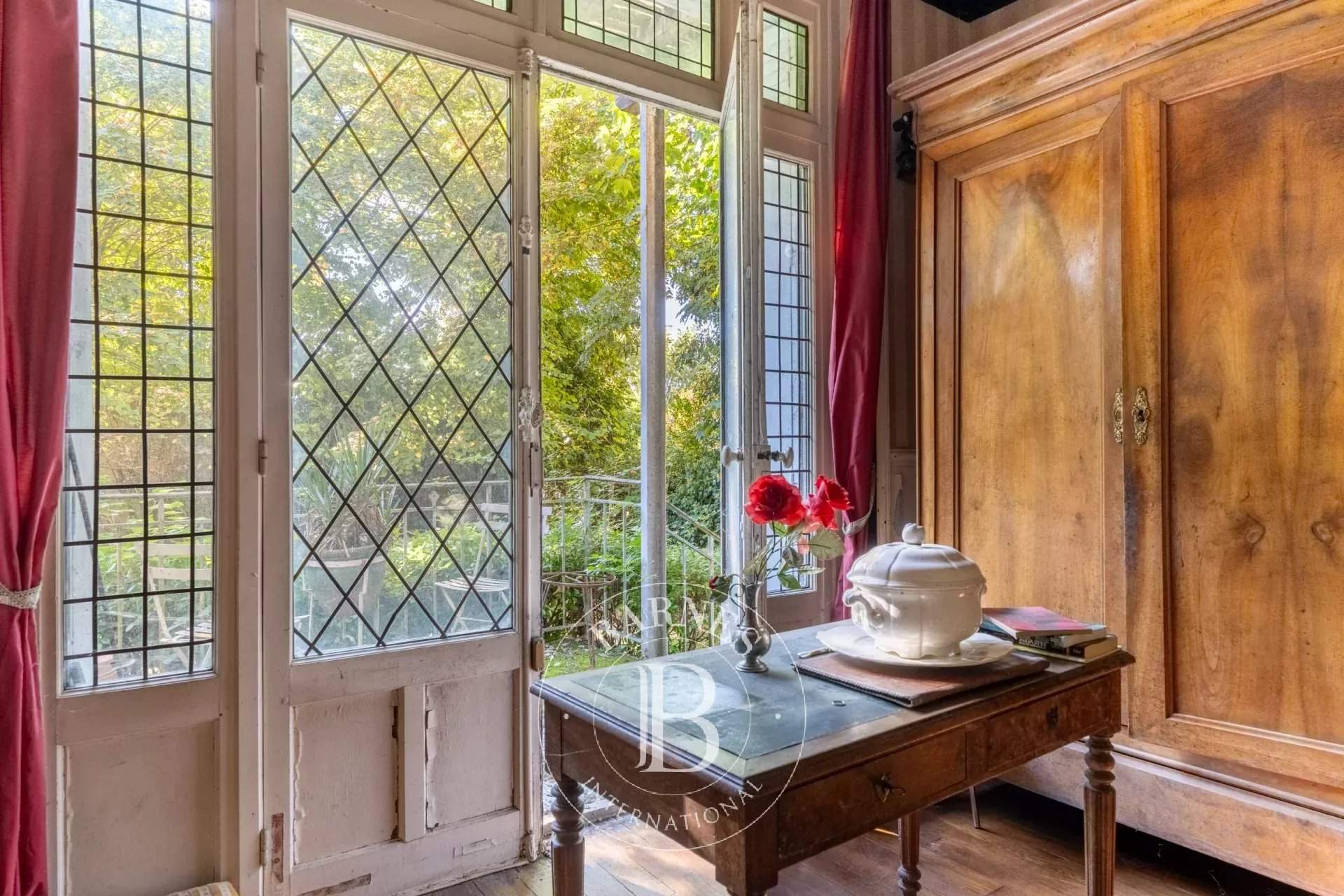 Versailles  - Maison 16 Pièces 4 Chambres - picture 11