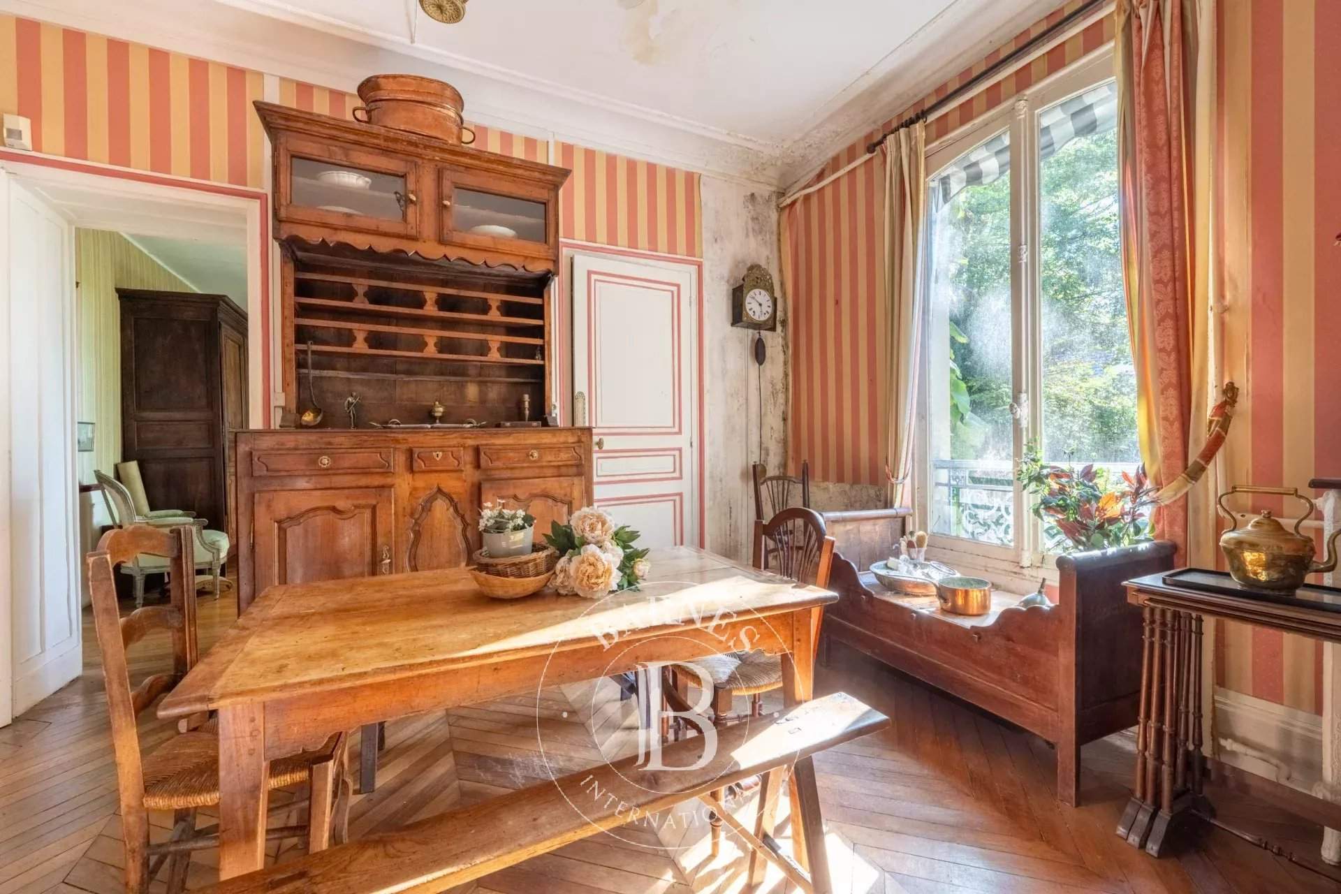 Versailles  - Maison 16 Pièces 4 Chambres - picture 9