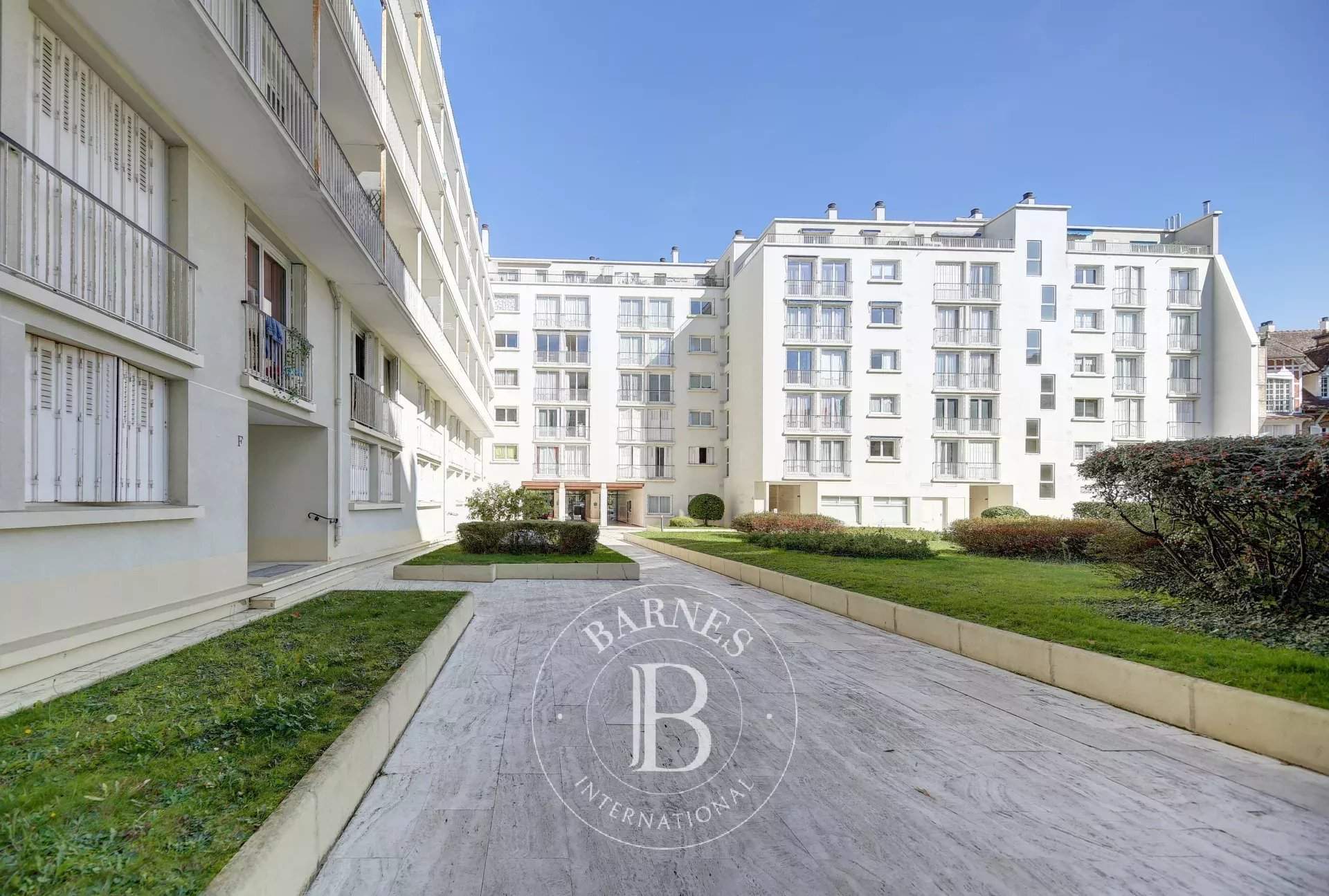 Versailles  - Appartement 5 Pièces 4 Chambres - picture 12