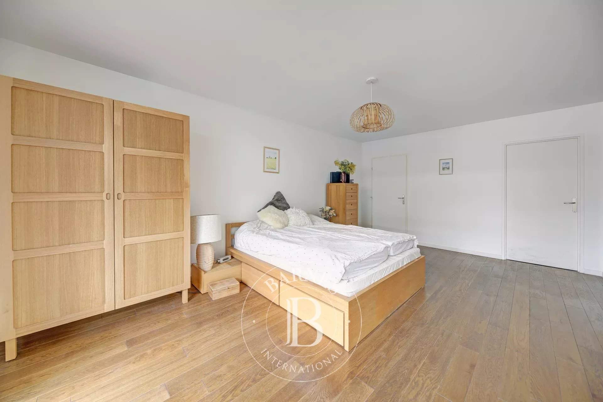 Versailles  - Apartment 3 Bedrooms - picture 10