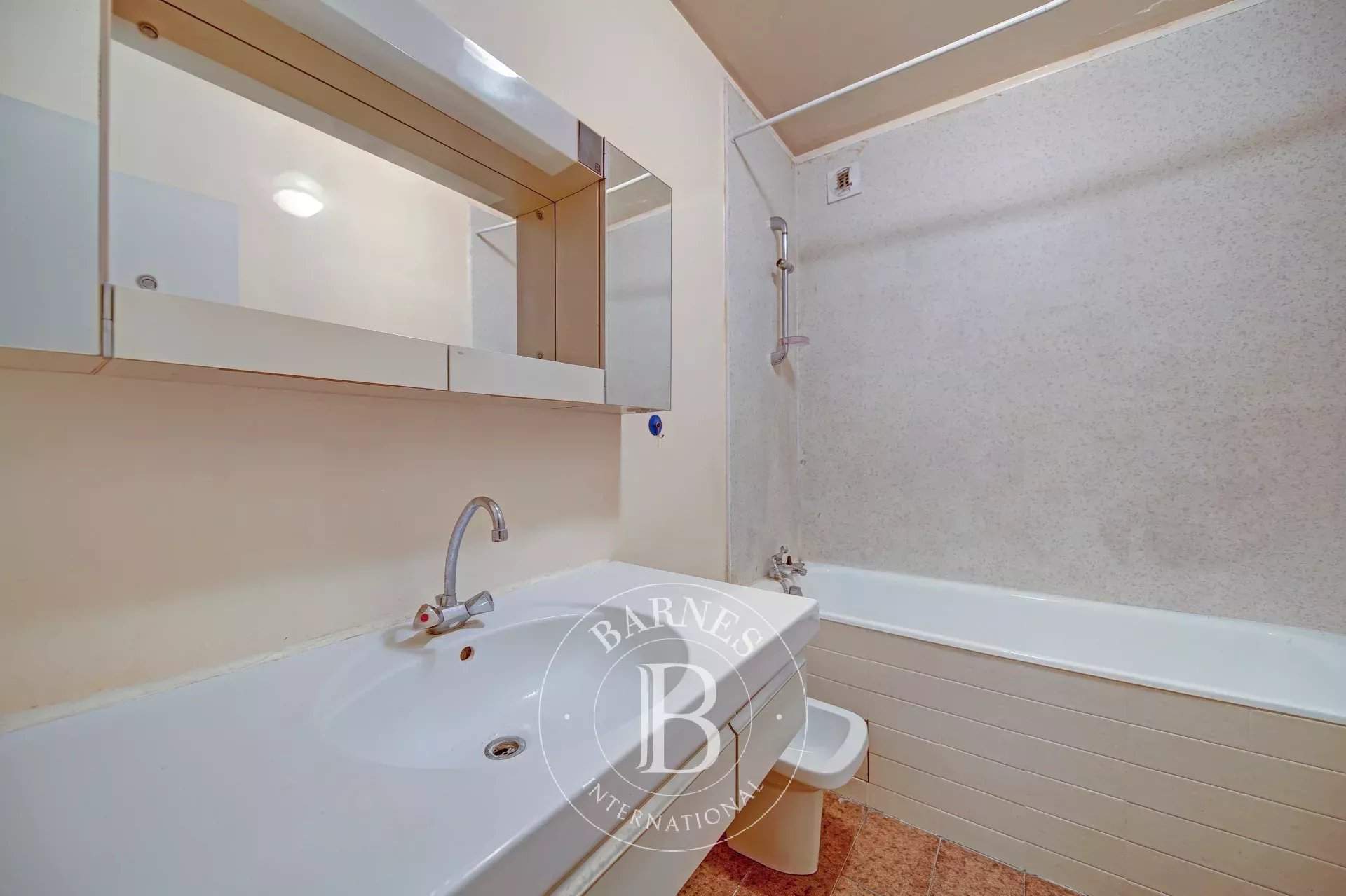 Versailles  - Apartment 4 Bedrooms - picture 11