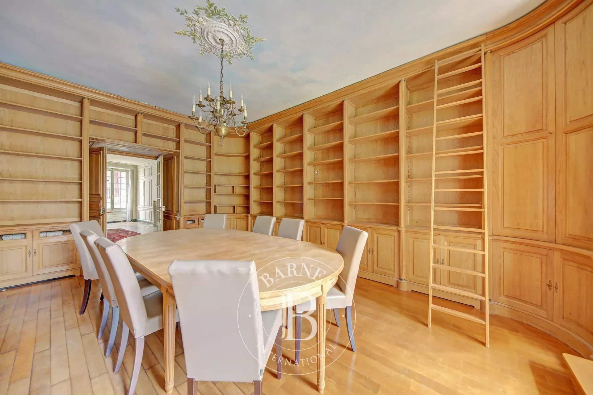Versailles  - House 8 Bedrooms - picture 6