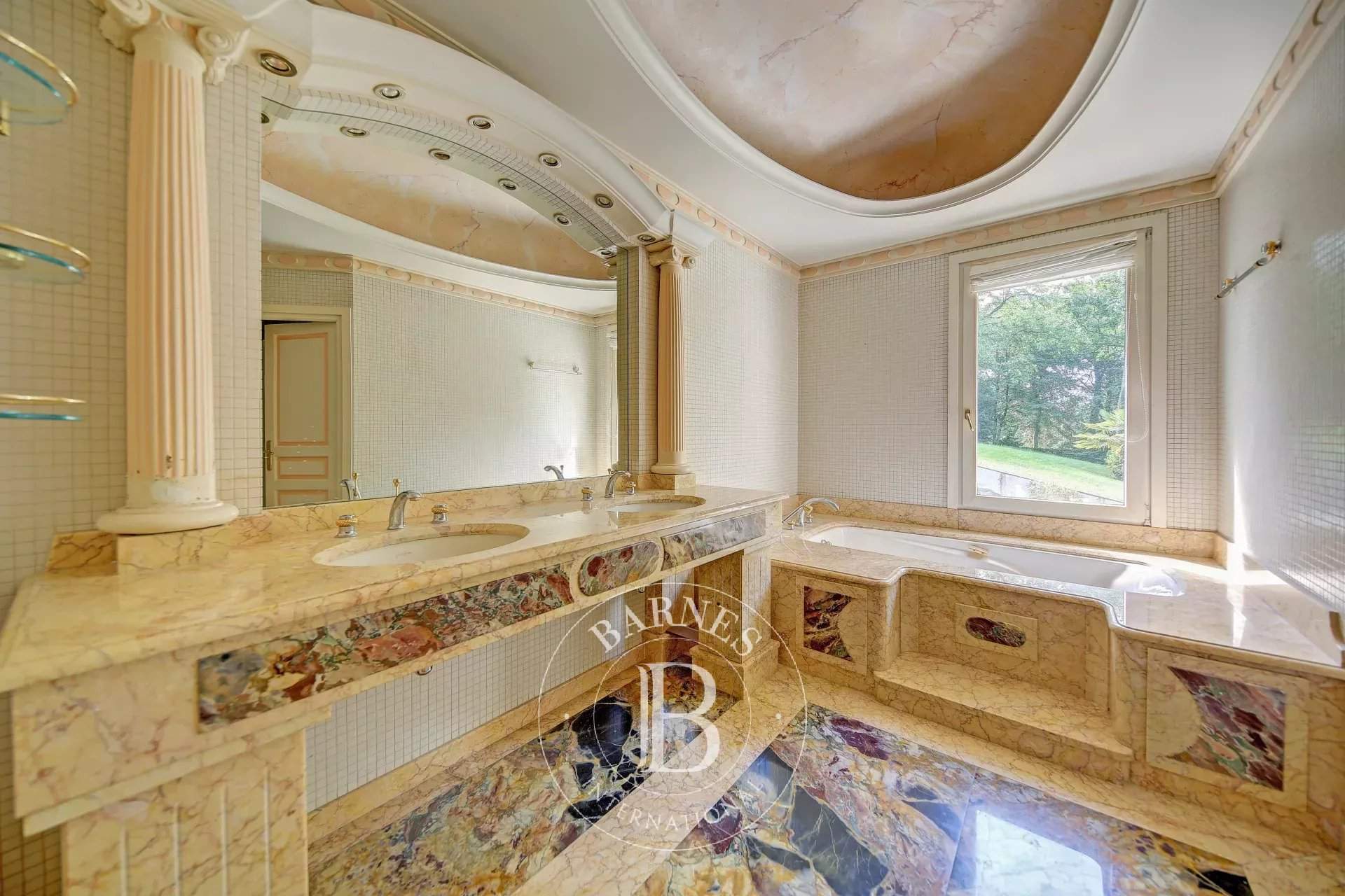 Jouy-en-Josas  - Maison 10 Pièces 4 Chambres - picture 19